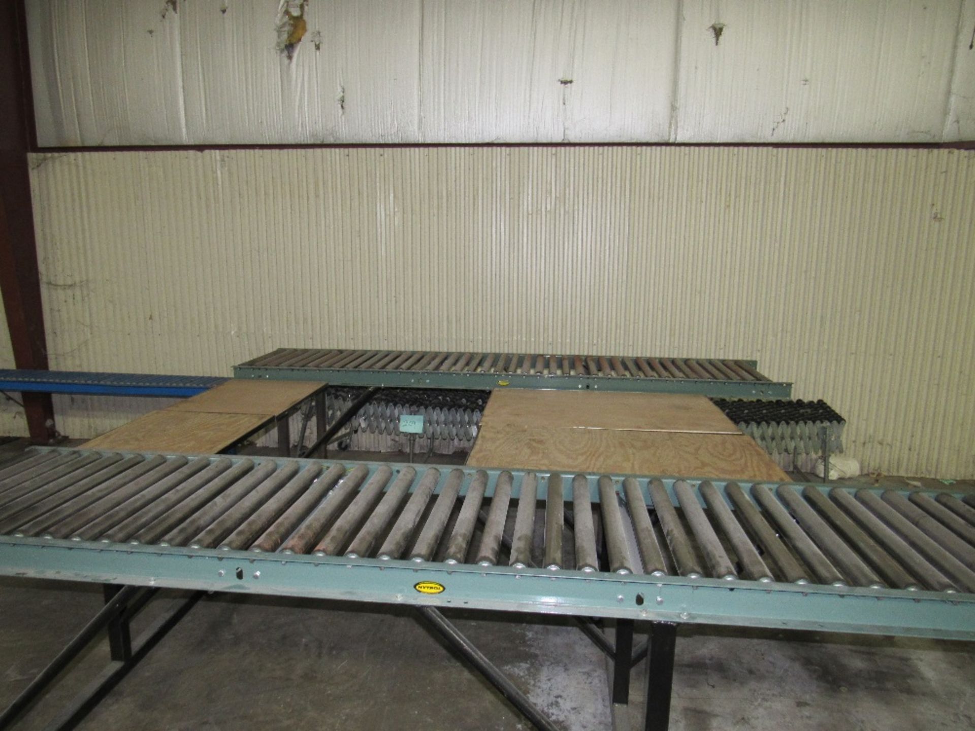 Little used Packing Conveyor with Hytrol Roller conveyor - two work surfaces - square tube base on - Image 6 of 6