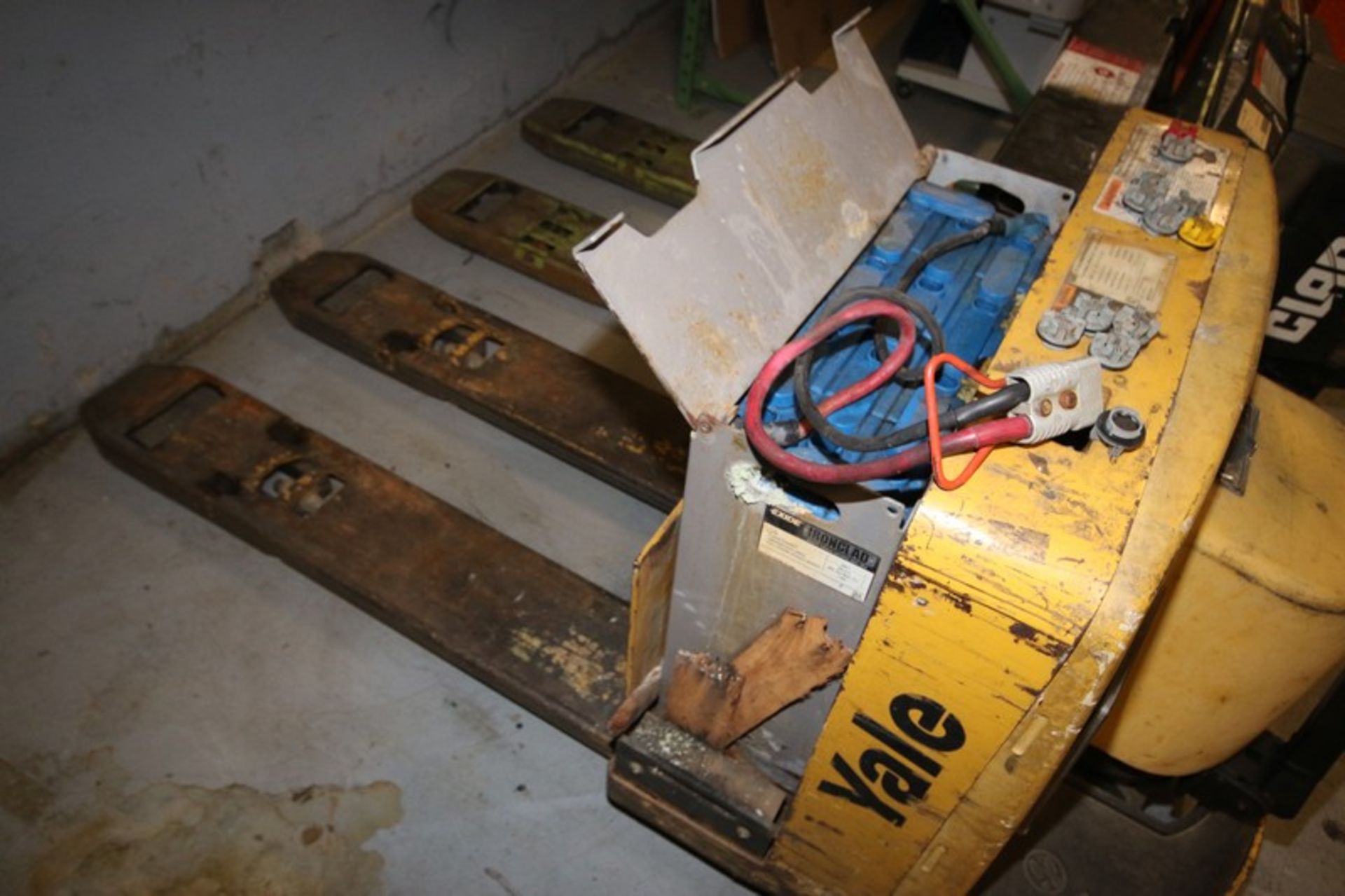 Yale 24 V 6,000 lb. Capacity Electic Pallet Jack, M/N MPW060SEN24T2748, S/N A897N01728Y, with 48" - Image 2 of 3