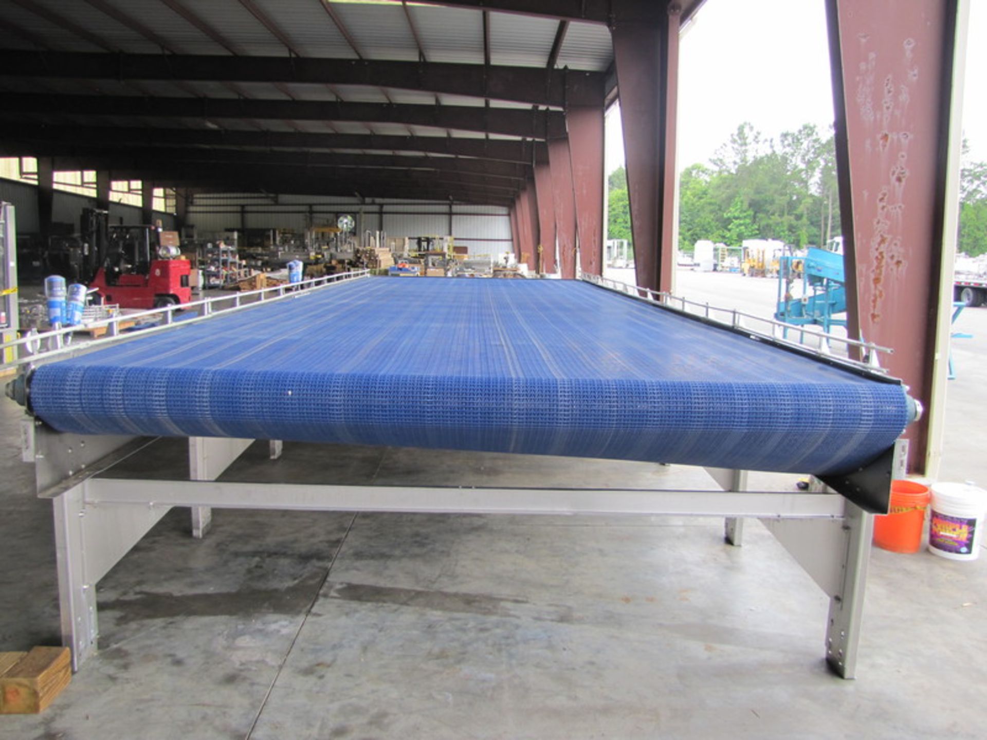 Ambec 10x30 Accumulation Table, S/S Frame, Bi-directional Center Drive Intralox Plastic Belt,