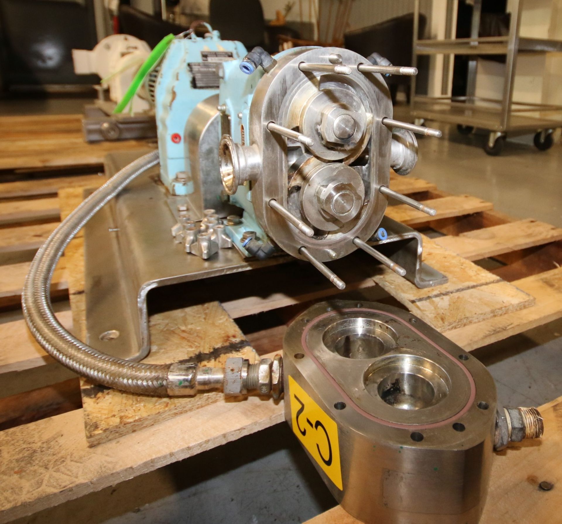 Waukesha Positive Displacement Pump, Model 015, SN 307753 02, with Jacketed Head, 1.5 Clamp Type - Image 2 of 7