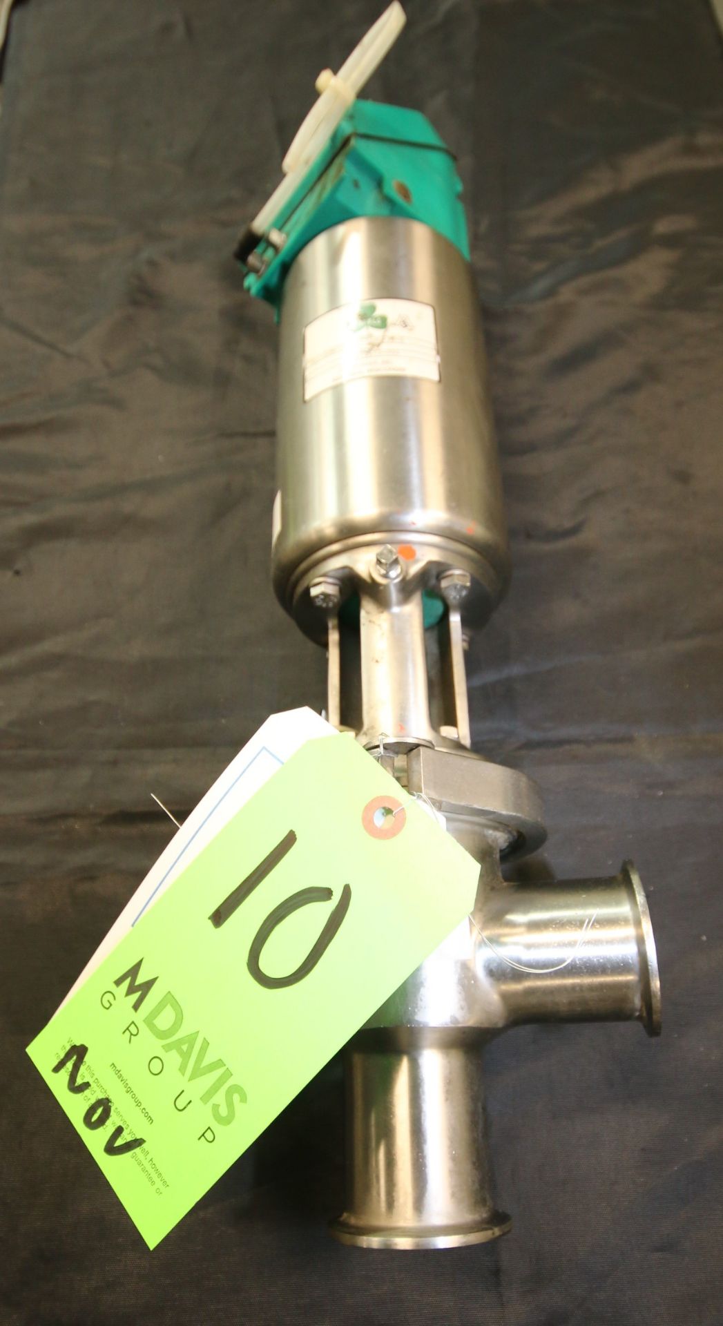 Tri Clover 2"  3 - Way S/S Air Valve, Model 761-30M-19L-2-316L-36-5, SN 229632-001, Clamp Type