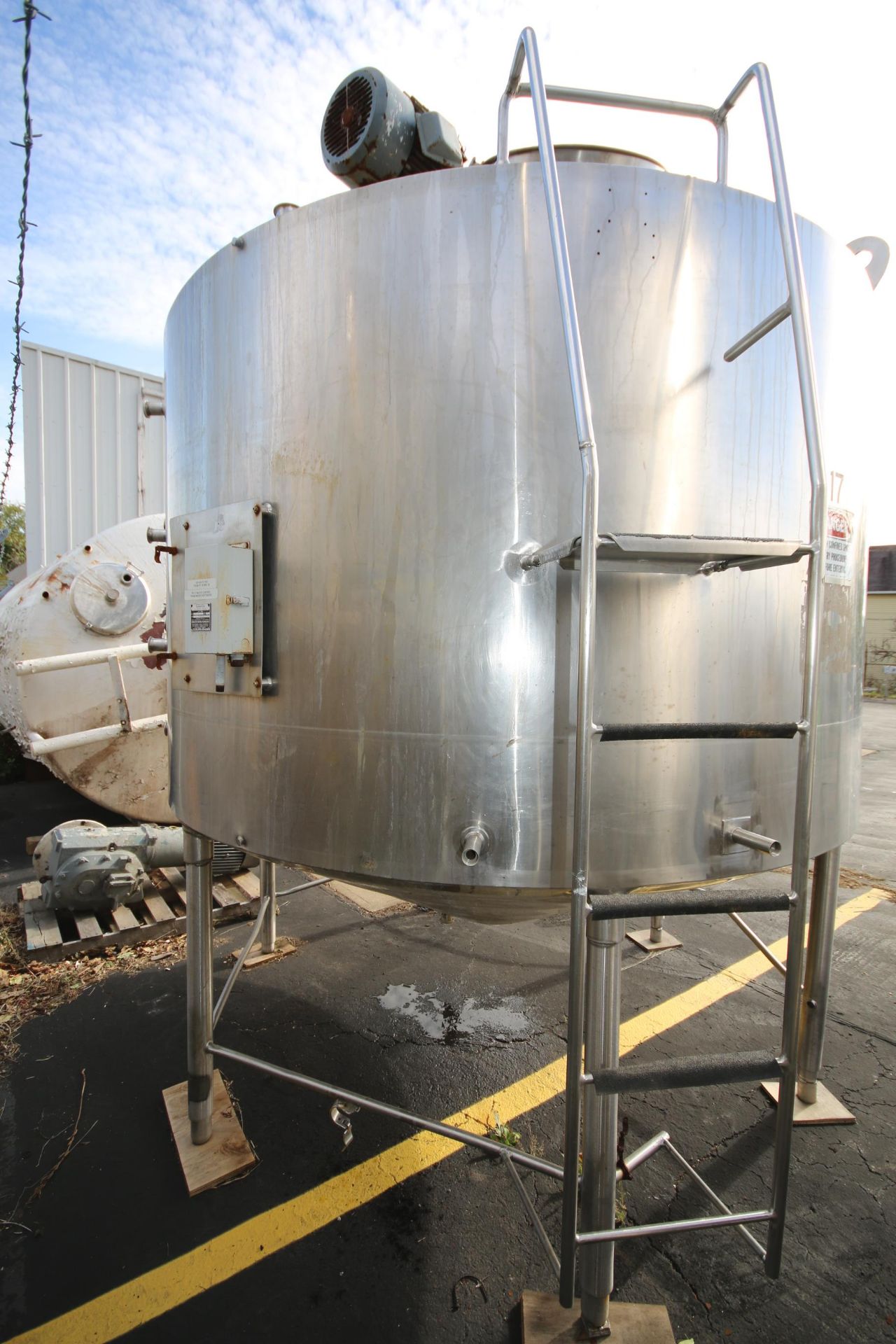 Dome Top Cone Bottom, Approx. 2,000 Gallon S/S Processor, with Bottom and Side Sweep Agitator, 3/1.5 - Image 6 of 9