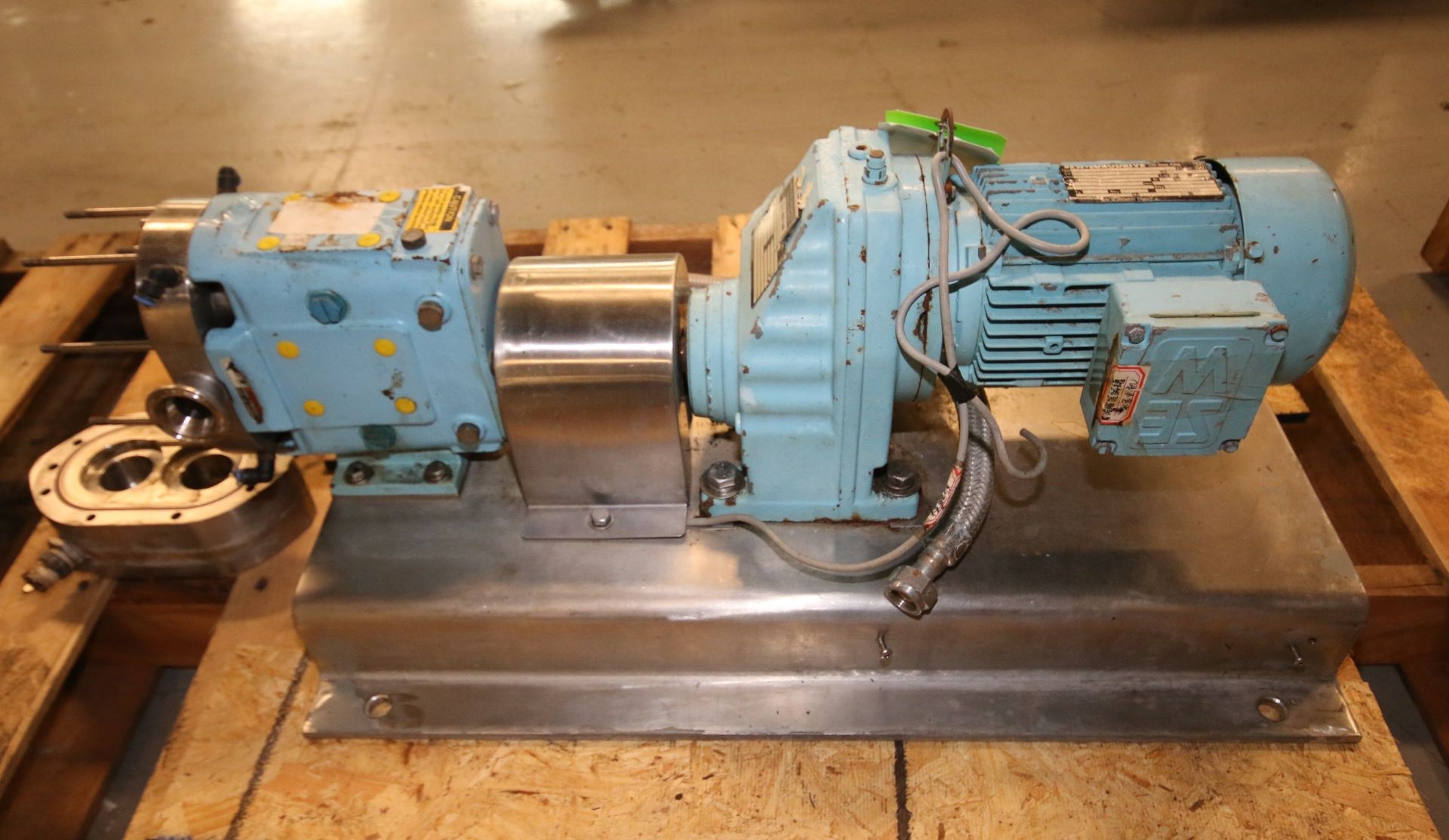 Waukesha Positive Displacement Pump, Model 015, SN 307753 02, with Jacketed Head, 1.5 Clamp Type - Image 5 of 7