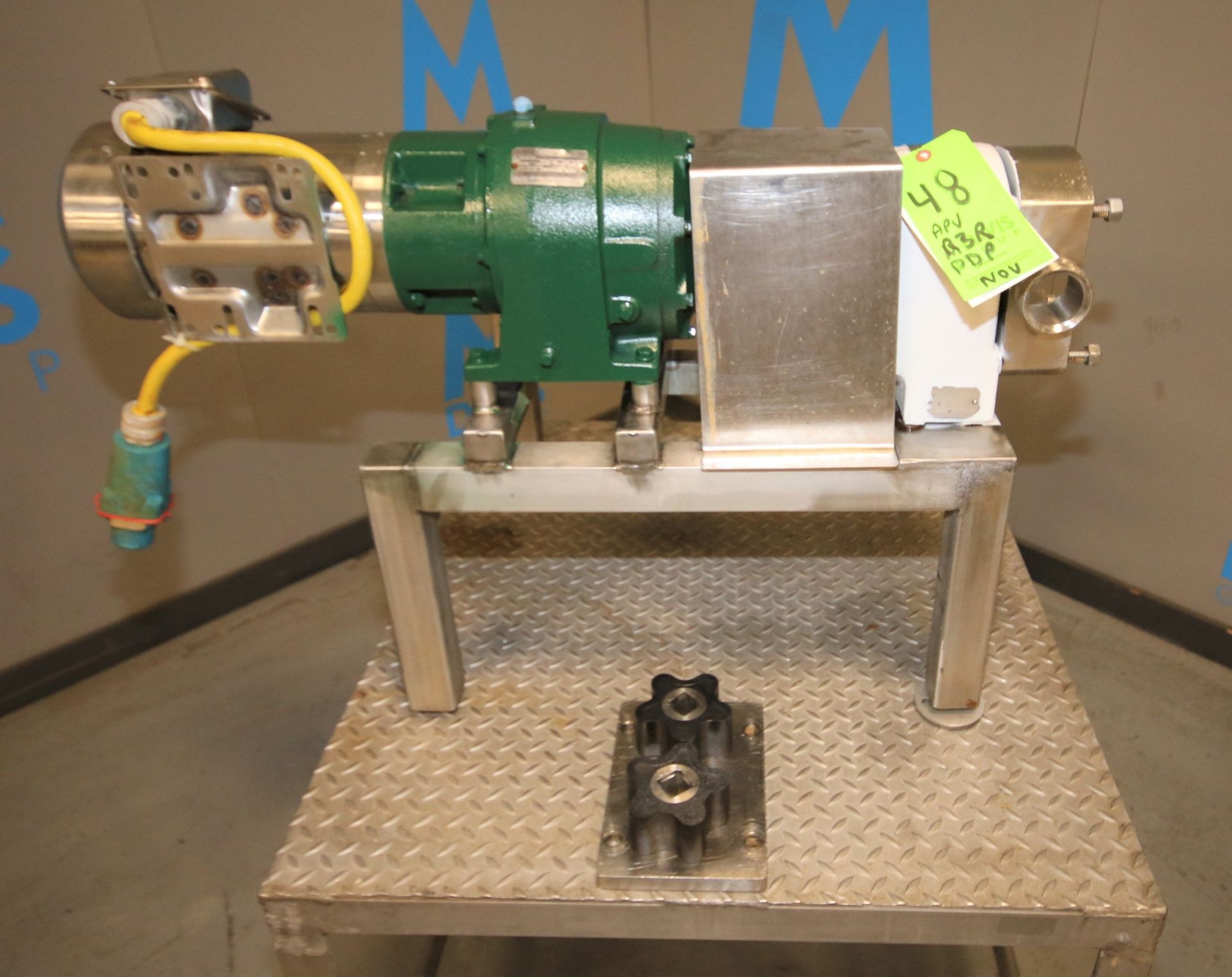 APV Positive Displacement Pump, Model R3R, S/NE-77753, 1.5" Threaded S/S Head, with S/S Rotors,