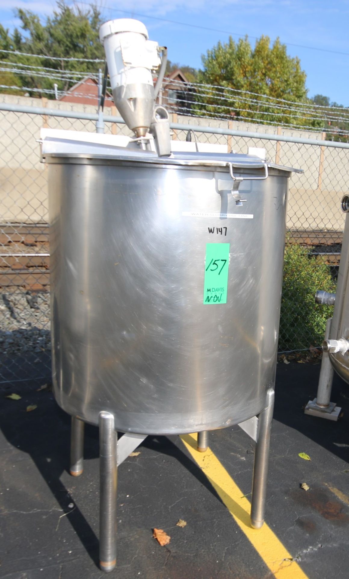 170 Gal S/S Tank, Single Wall, Hinged Lid, Mounted on S/S Legs, with Lightnin 1 hp / 1725 RPM