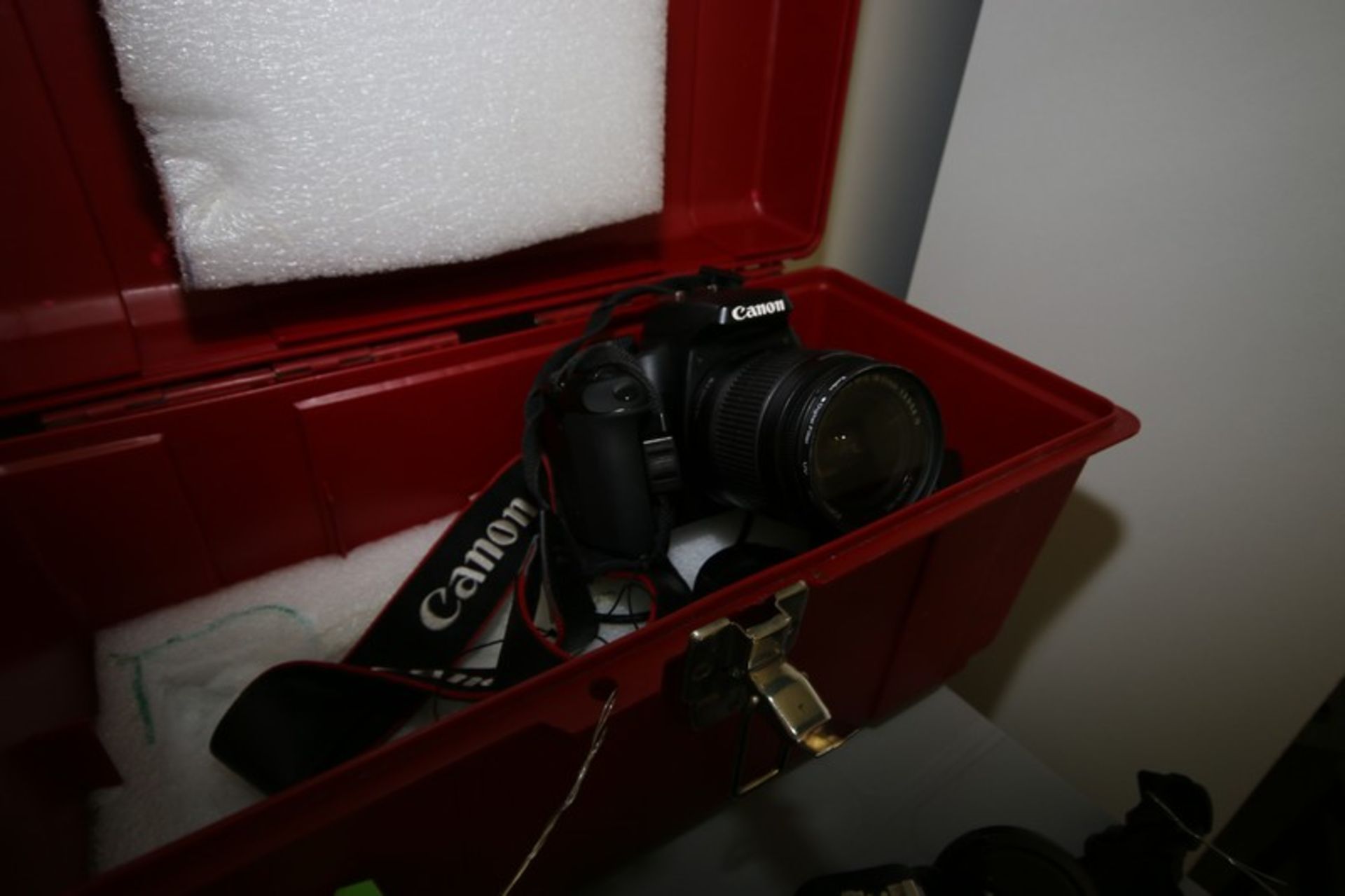 Canon Rebel XS Camera - 10.1 MP APS-C size CMOS sensor and DIGIC III image processor, 2.5-inch