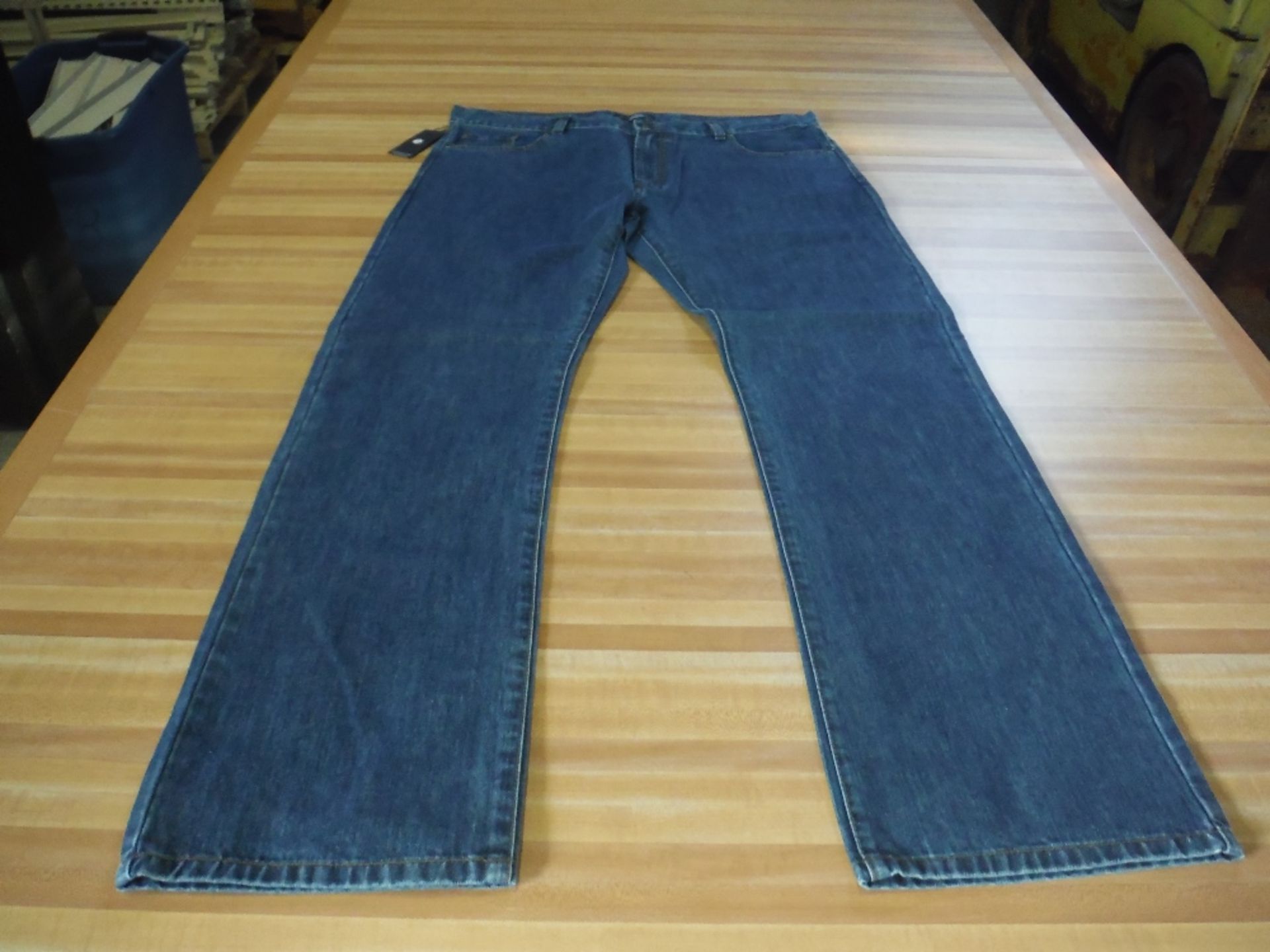 ''HORST''CLASSIC FIT MENS JEANS(LOT#22 TO 50 -SOLD AS ONE LOT OF 581 PAIRS SIZES: 32 TO 40