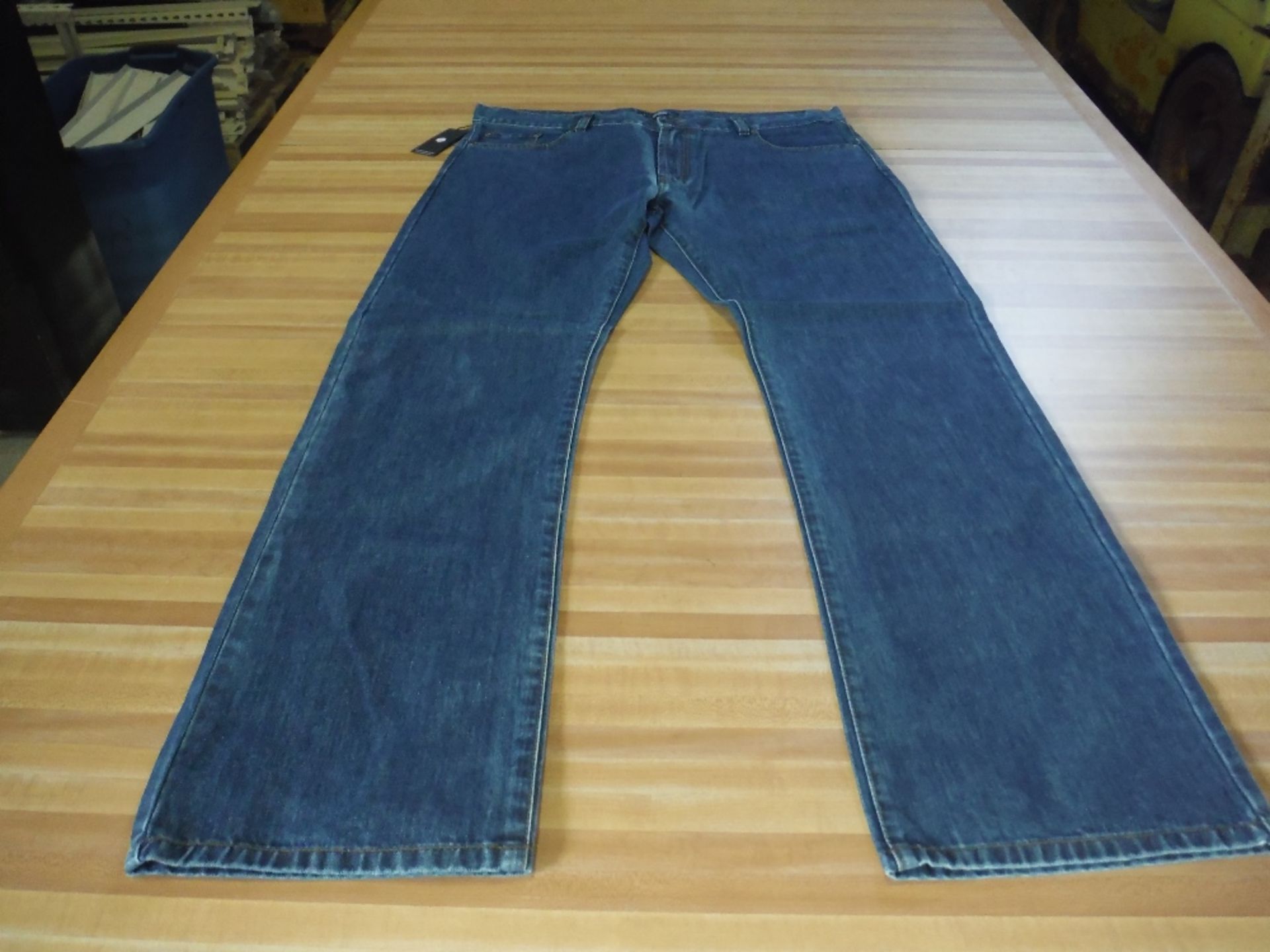 ''HORST''CLASSIC FIT MENS JEANS(LOT#22 TO 50 -SOLD AS ONE LOT OF 581 PAIRS SIZES: 32 TO 40