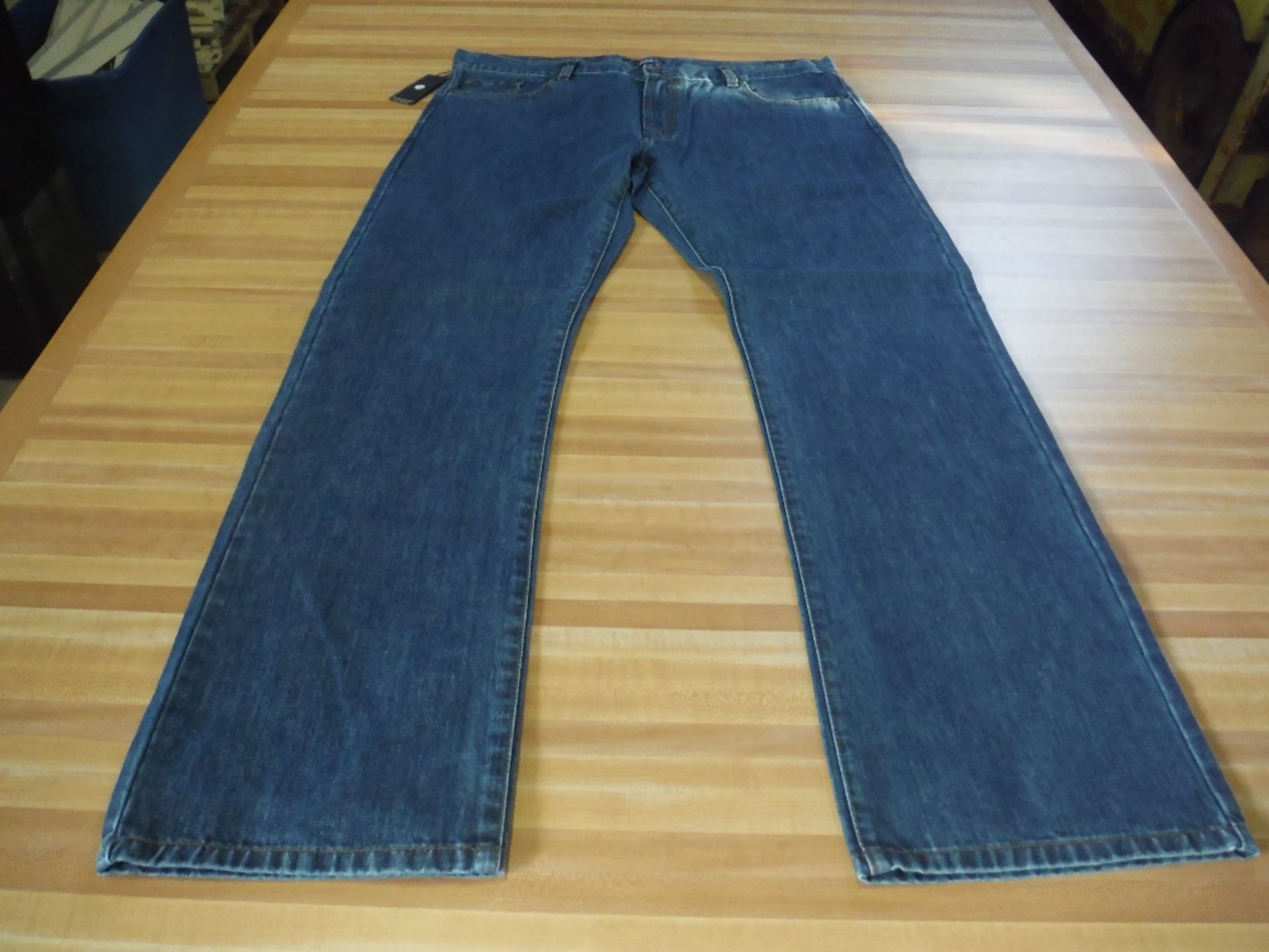 ''HORST''CLASSIC FIT MENS JEANS(LOT#22 TO 50 -SOLD AS ONE LOT OF 581 PAIRS SIZES: 32 TO 40