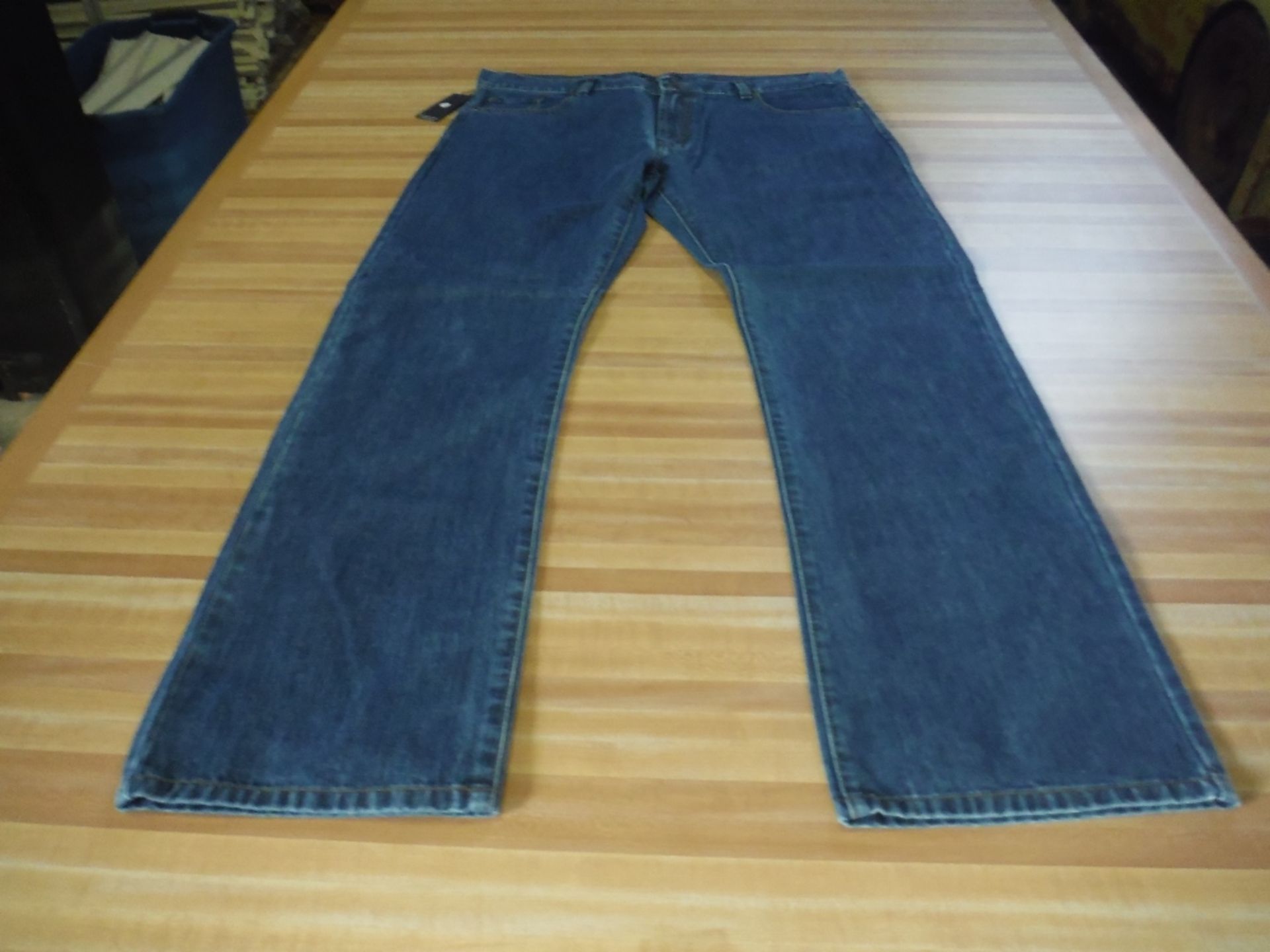 ''HORST''CLASSIC FIT MENS JEANS(LOT#22 TO 50 -SOLD AS ONE LOT OF 581 PAIRS SIZES: 32 TO 40