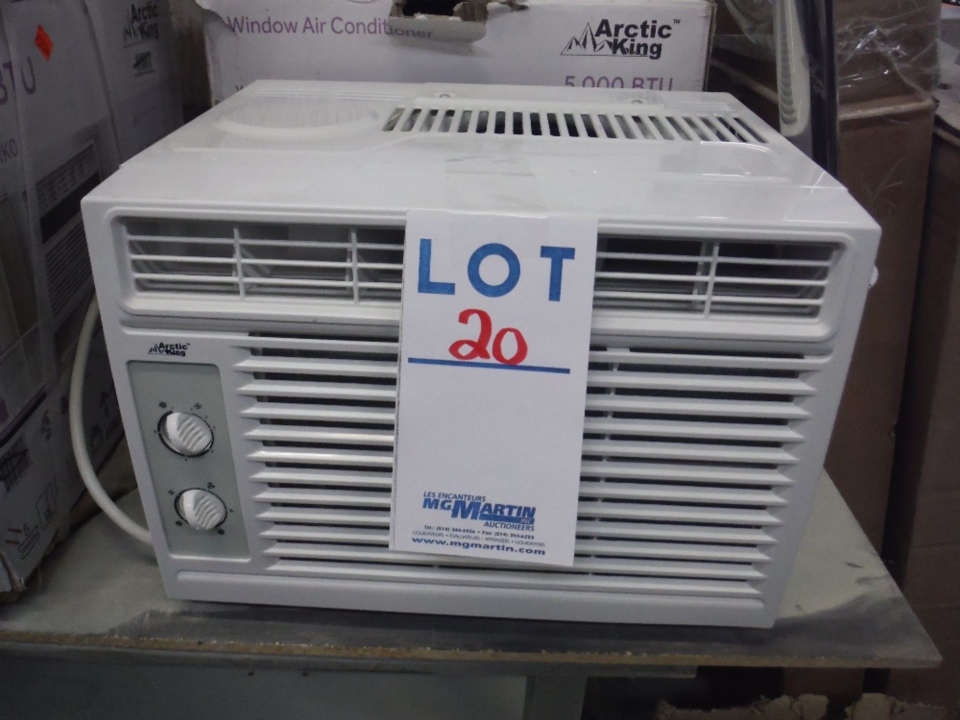 ''ARTIC KING'' 5000 BTU WINDOW AIR CONDITIONER