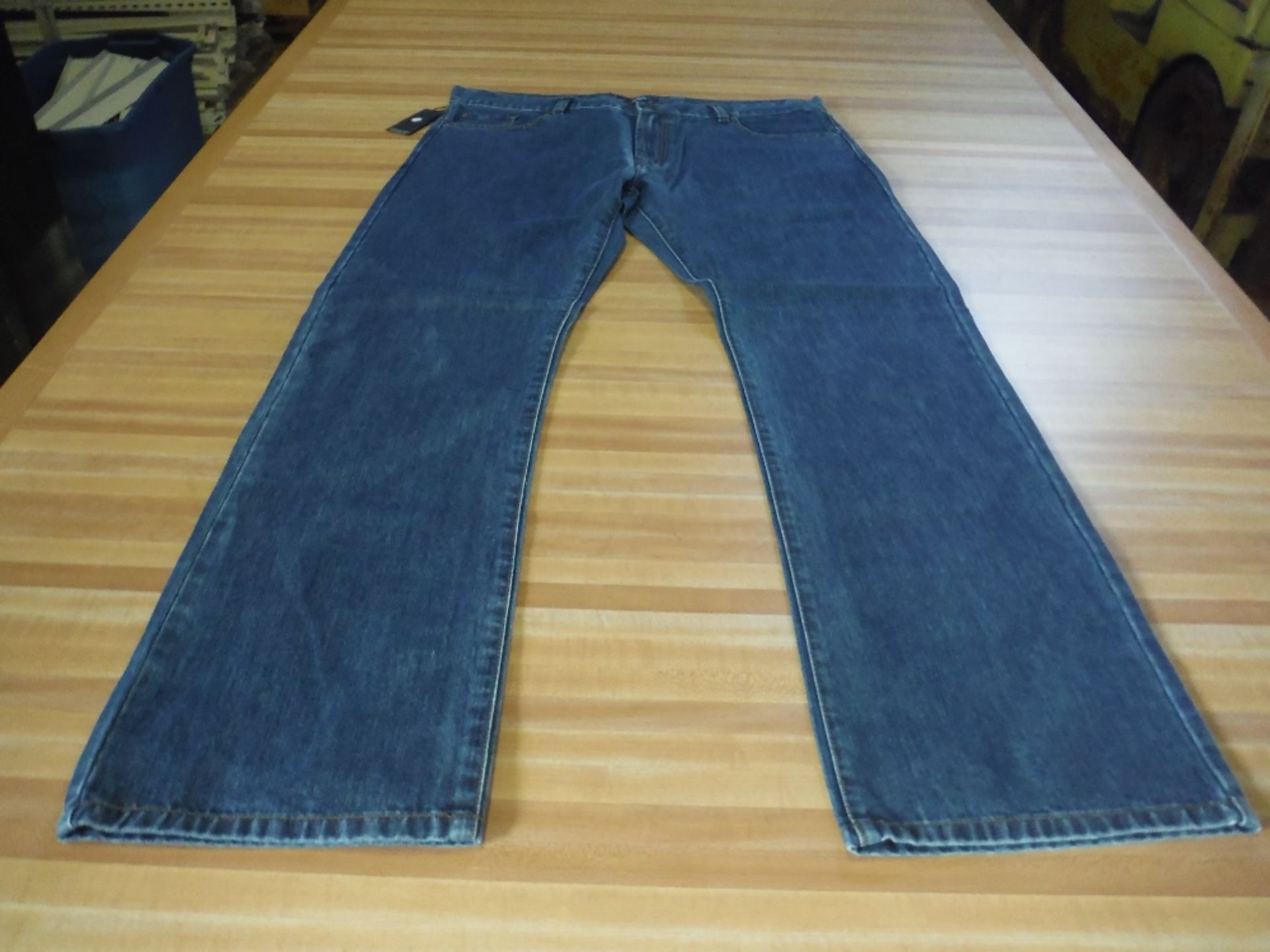 ''HORST''CLASSIC FIT MENS JEANS(LOT#22 TO 50 -SOLD AS ONE LOT OF 581 PAIRS SIZES: 32 TO 40