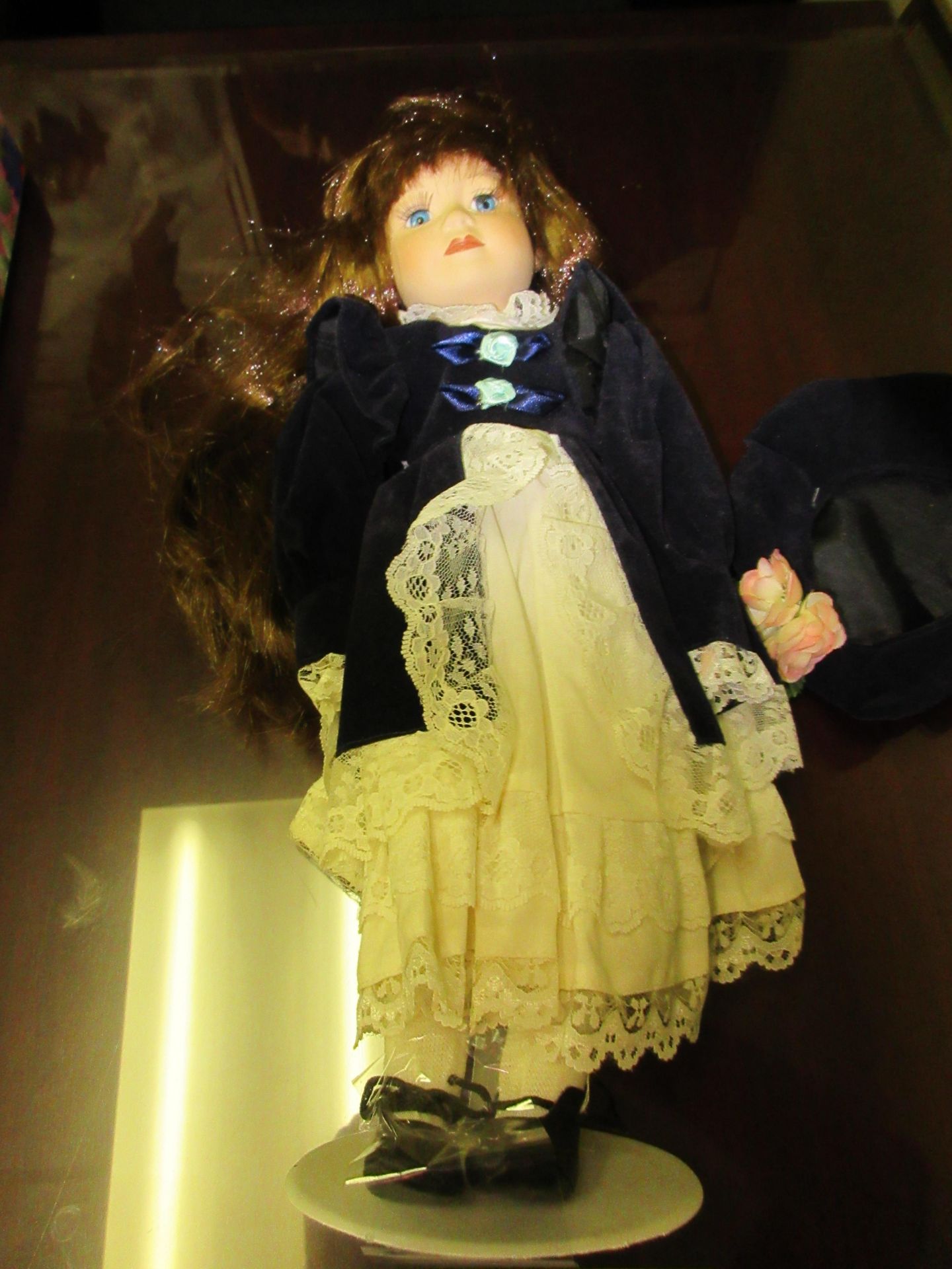ANTIQUE DOLL 16'' - NO CERTIFICATE ( AS-IS ) - Image 2 of 2
