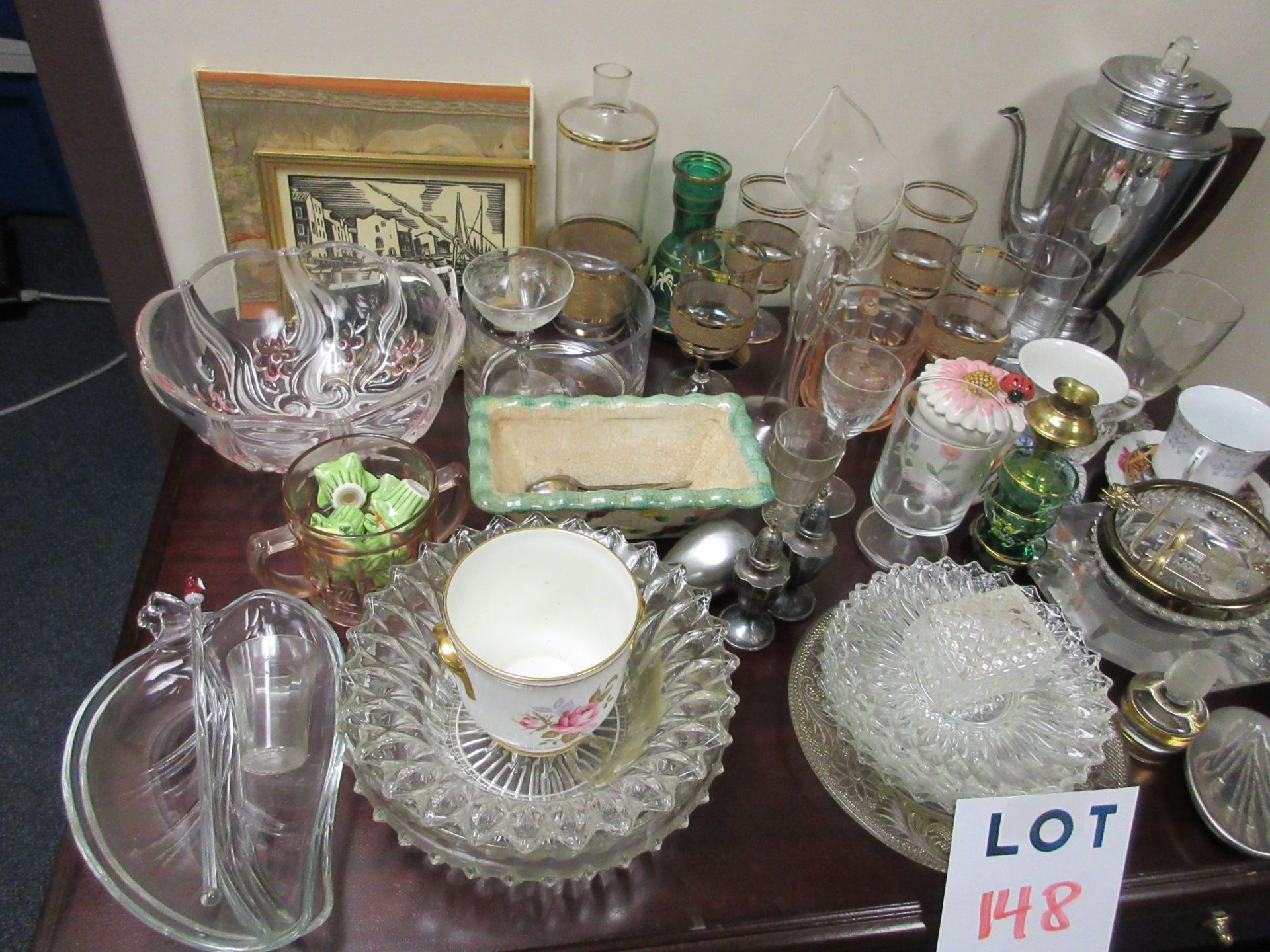 LOT OF ASSORTED ANTIQUE GLASSES, VASES, COLLECTORS DISHWARE, ETC. (60 PIECES)