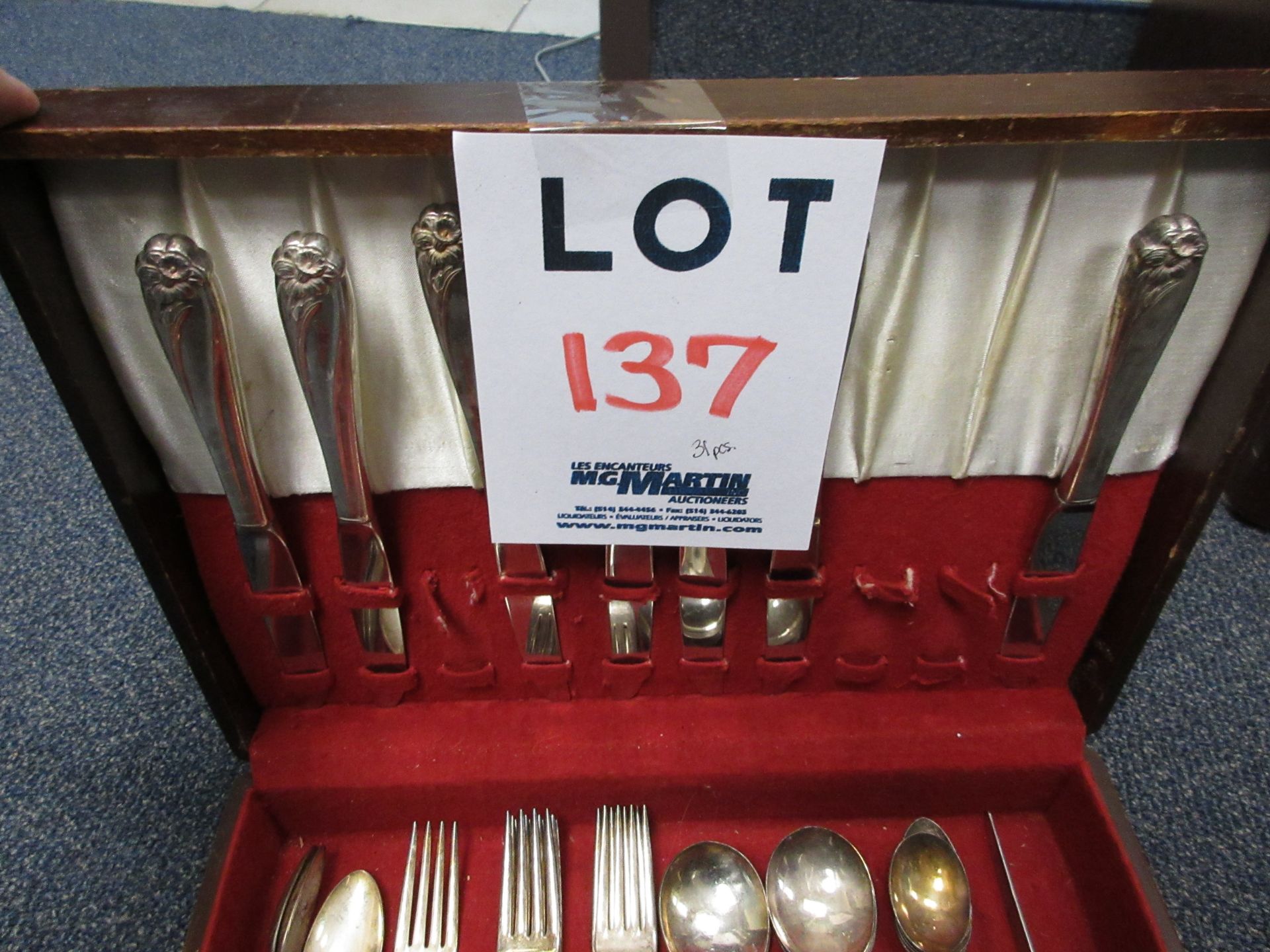 ANTIQUE SILVERWARE SET COMES IN WOODEN BOX - 31 PIECES + BOX - Image 3 of 3