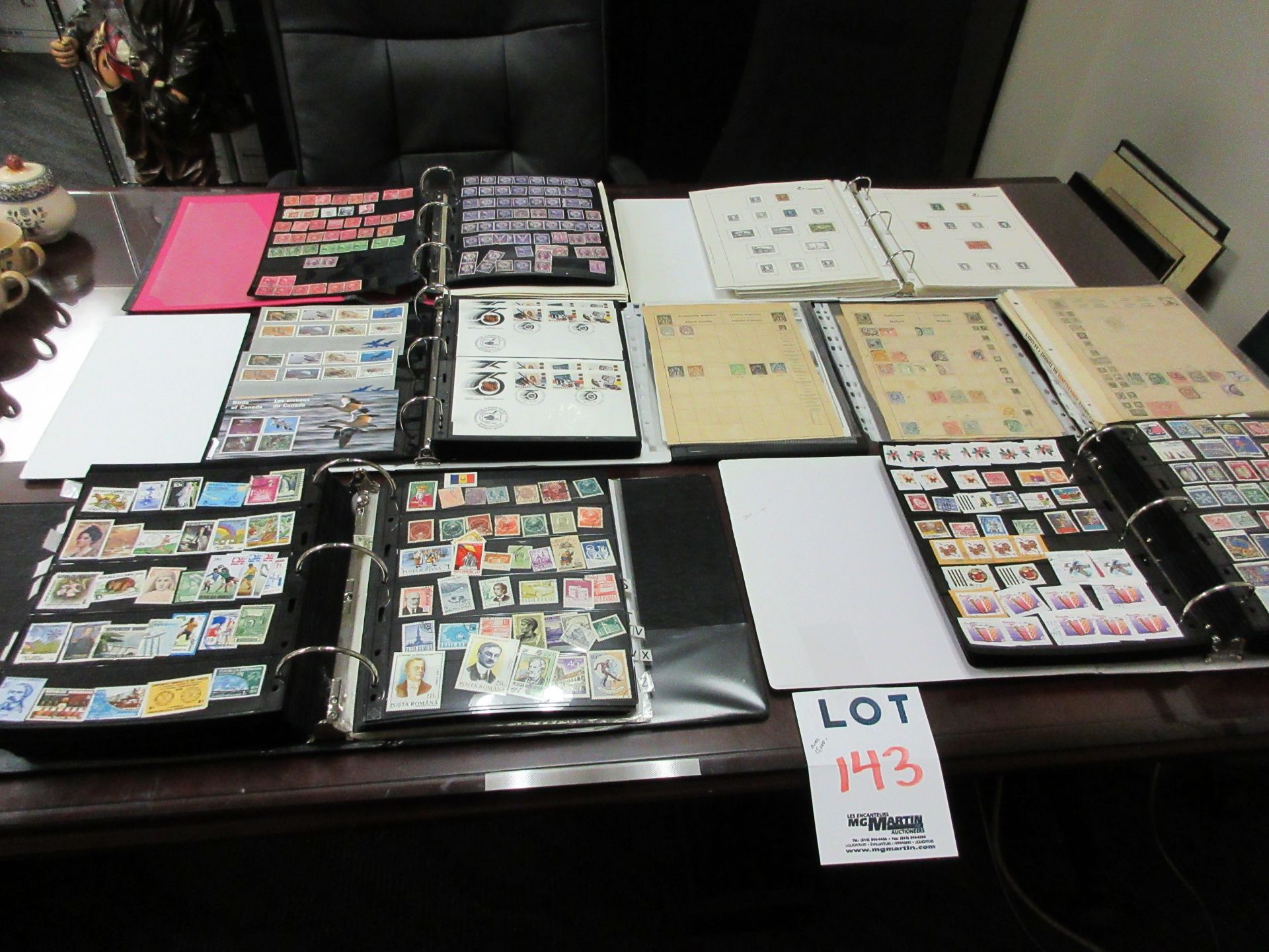 LOT OF APPROX. 15,000 COLLECTABLE WORLD STAMPS ALL ORGANIZED IN BINDERS ( SUBJECT TO APPROVAL )