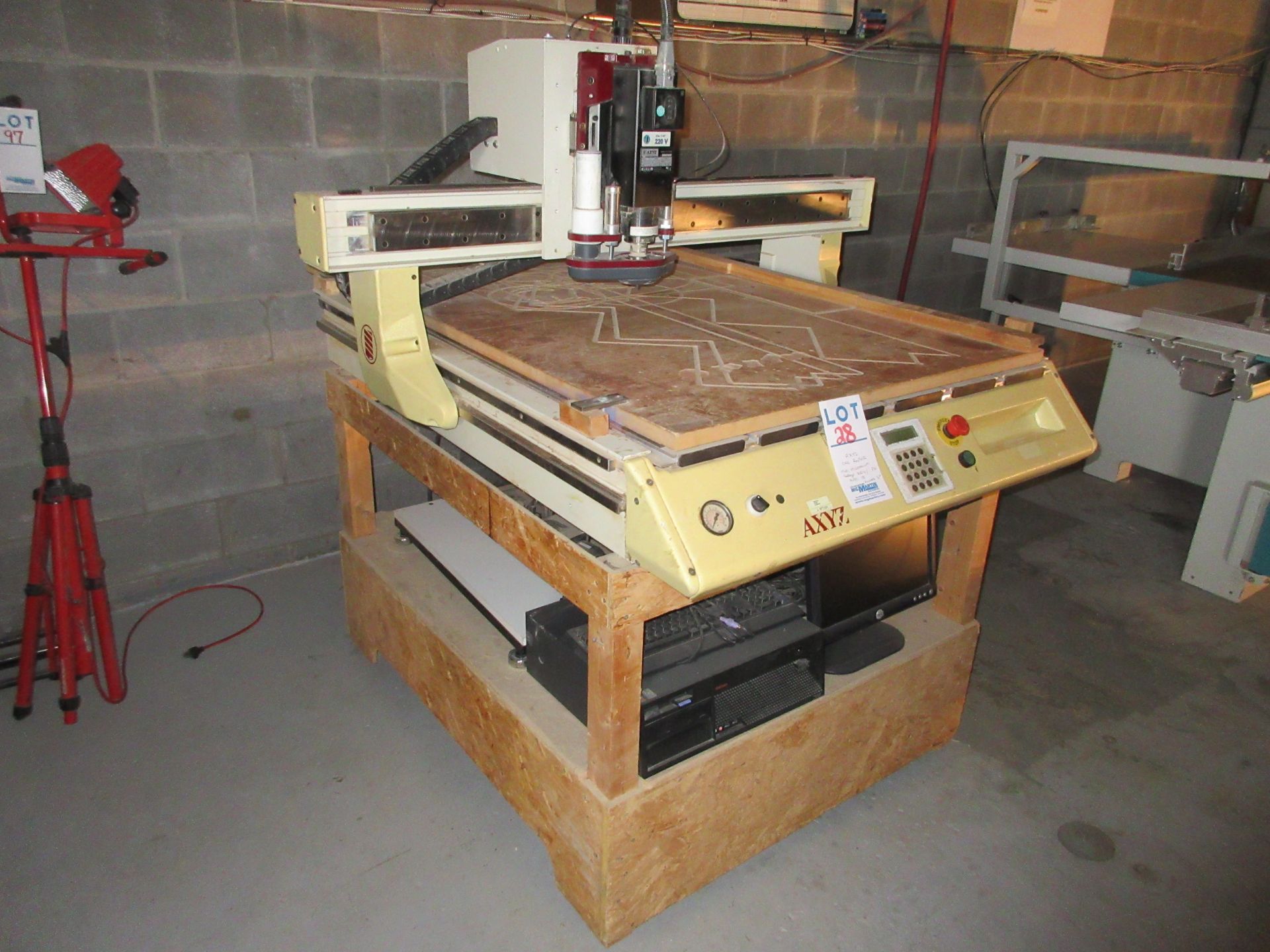 ''AXYZ'' CNC ROUTER MODEL: MILLENIUM - 220 VOLTS, 1 PHASE, 15 AMP,3.0 KILOWATTS - Bild 2 aus 8