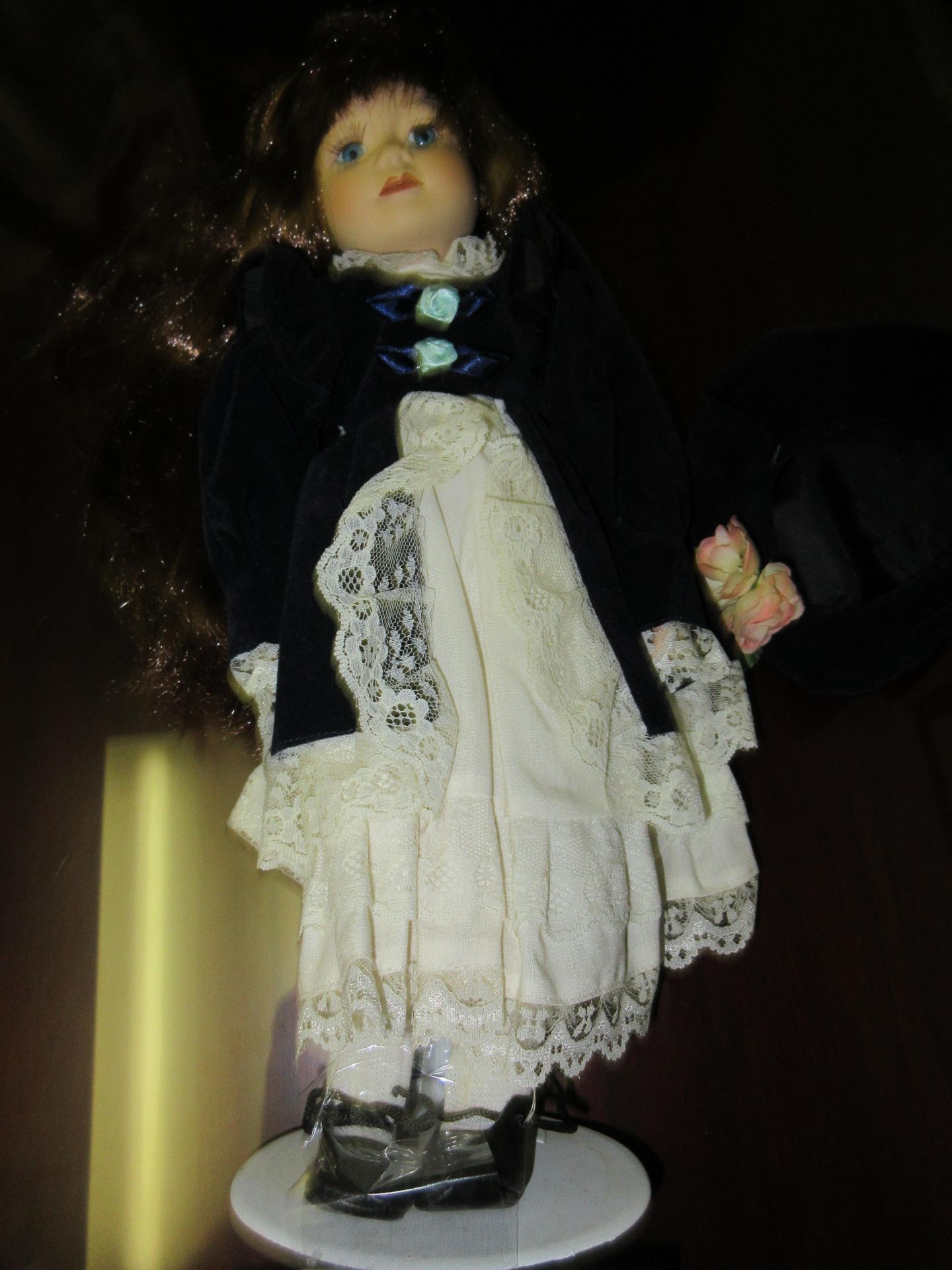 ANTIQUE DOLL 16'' - NO CERTIFICATE ( AS-IS )