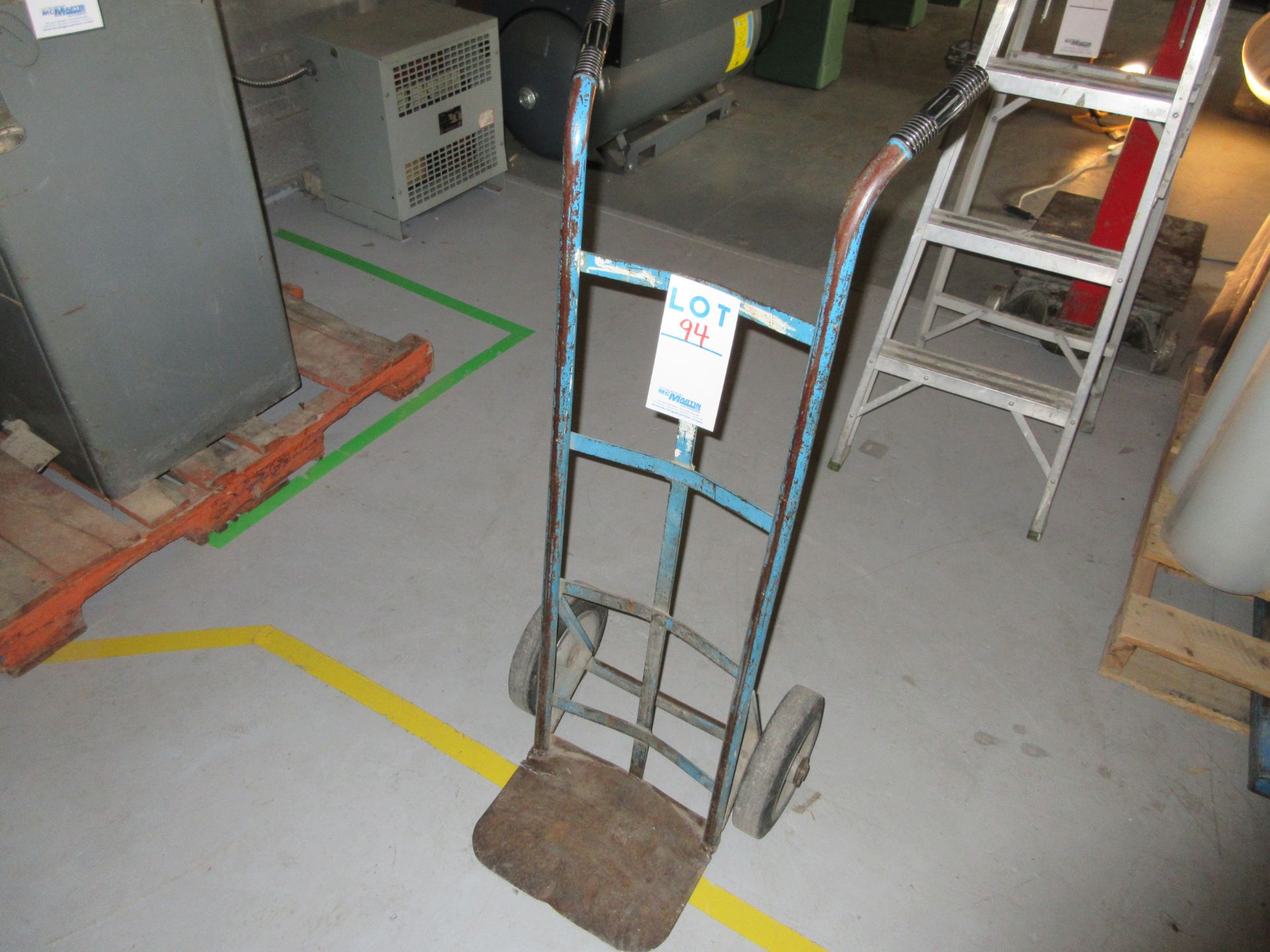 HAND TRUCK