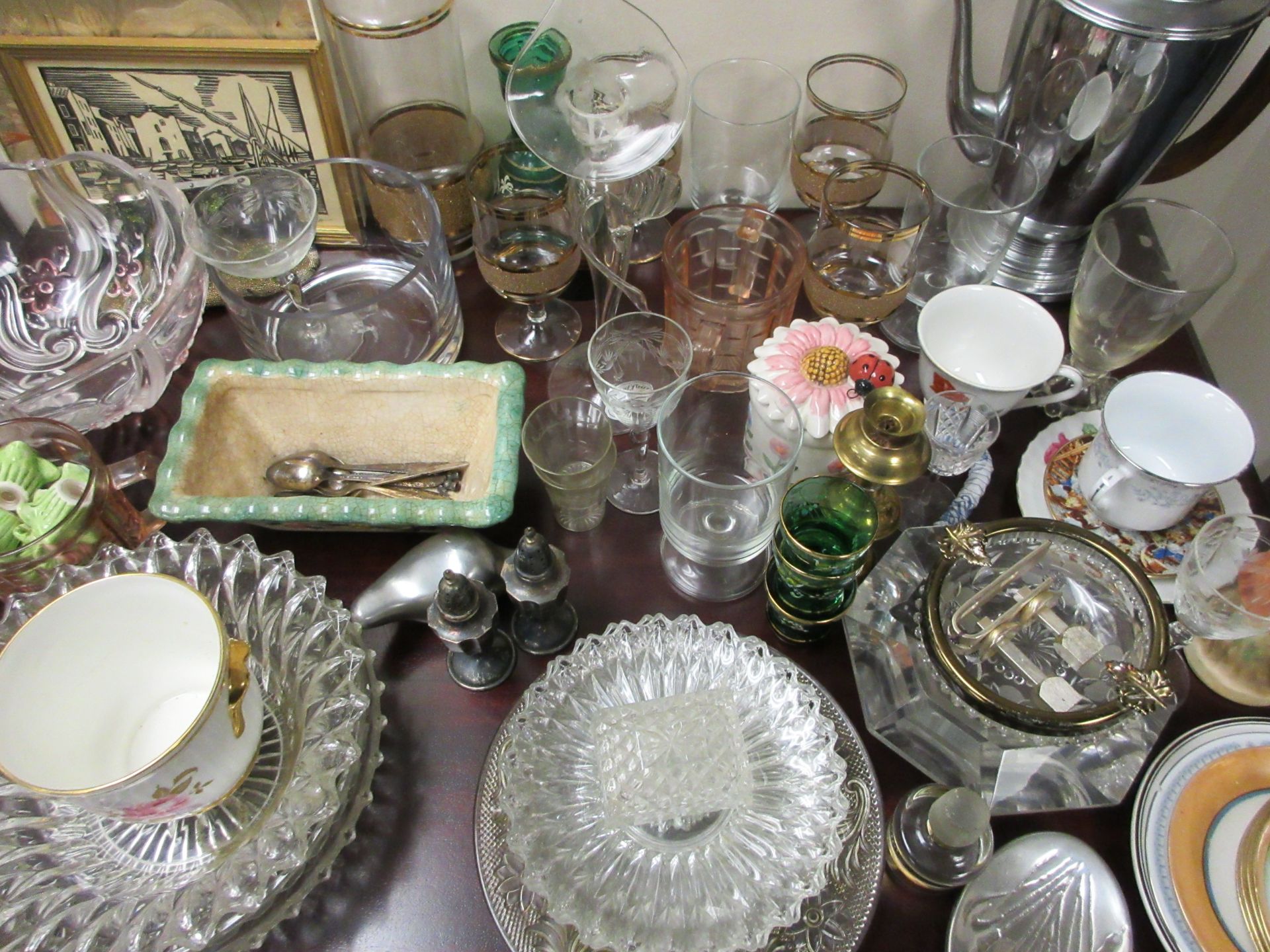 LOT OF ASSORTED ANTIQUE GLASSES,VASES,COLLECTORS DISHWARE, ETC. (60 PIECES) LOCATION : MONTREAL,QC. - Image 2 of 3