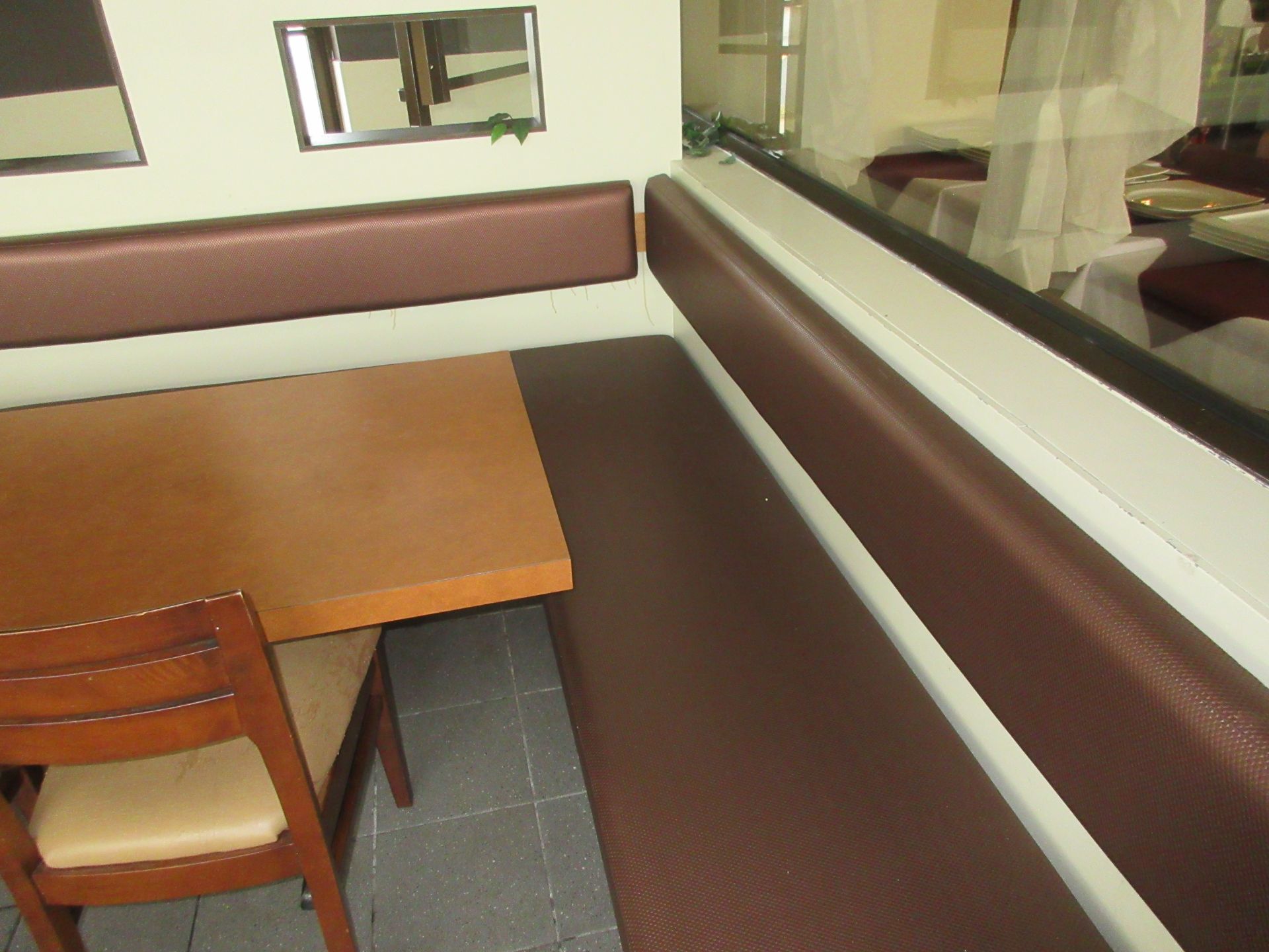 LOT INCLUDING: DINING BOOTHS 38 FEET X 20'' - Image 3 of 3