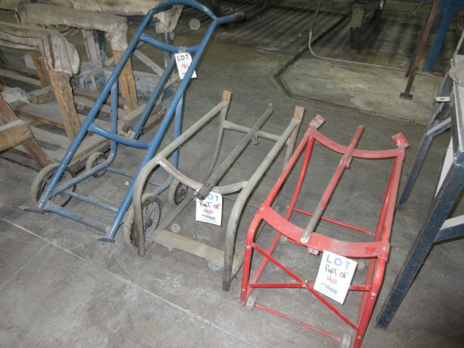 LOT INCLUDING 3 BARREL DOLLY AND CARTS