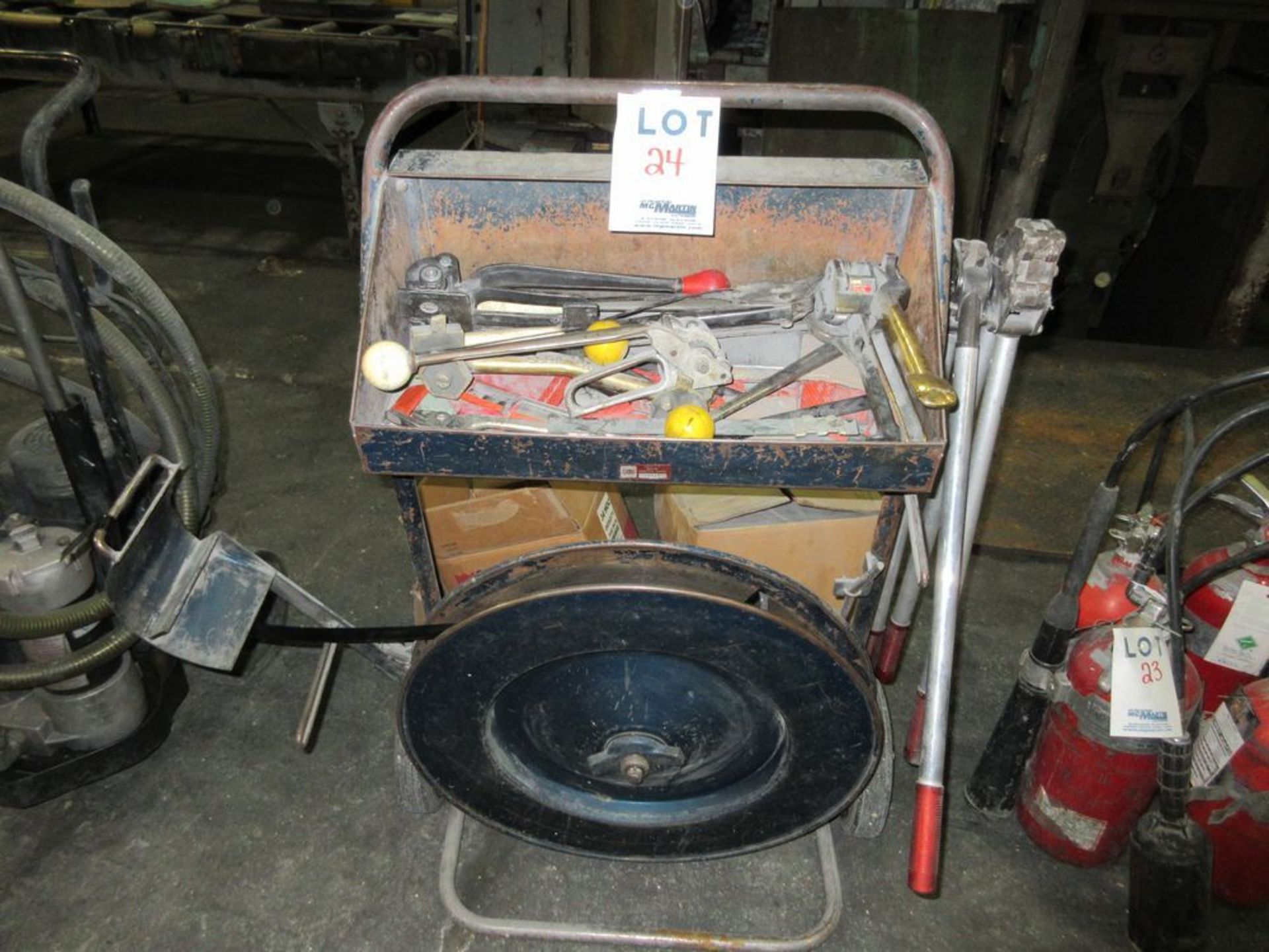STRAPPING MACHINE WITH ACCESSORIES