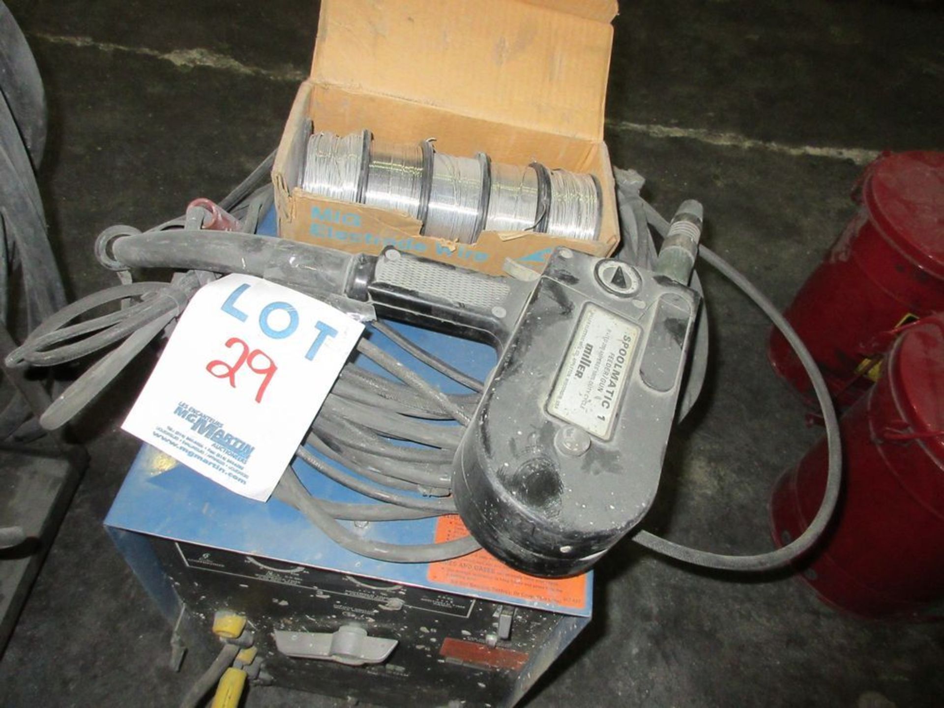 ''MILLER SPOOLMATE 200 ARC WELDING UNIT WITH FEEDER FUN 220 VOLTS - Image 2 of 2