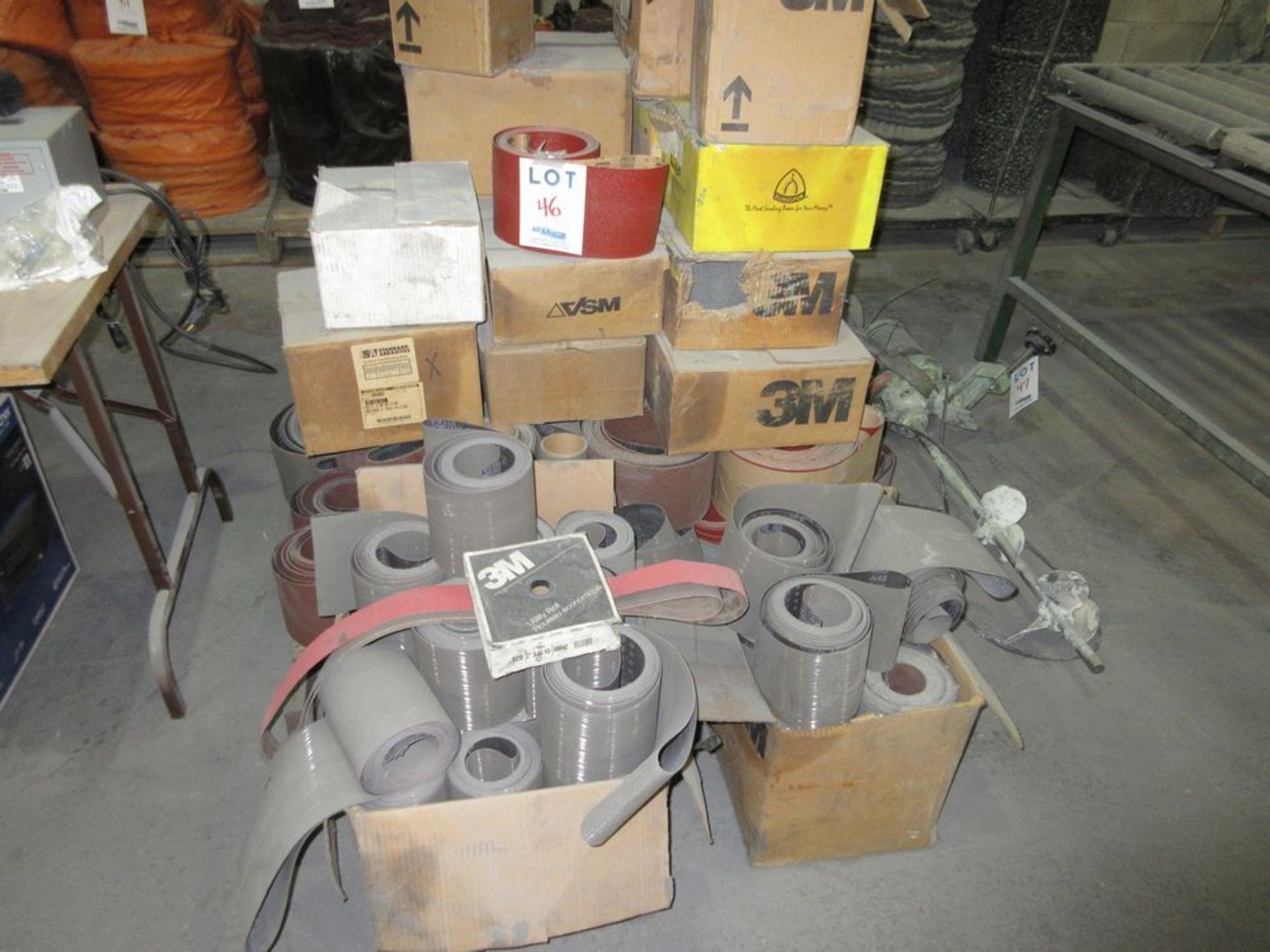 LOT INCLUDING: 6'' SANDPAPER + 8'' ( APPROX. 250 BELTS)