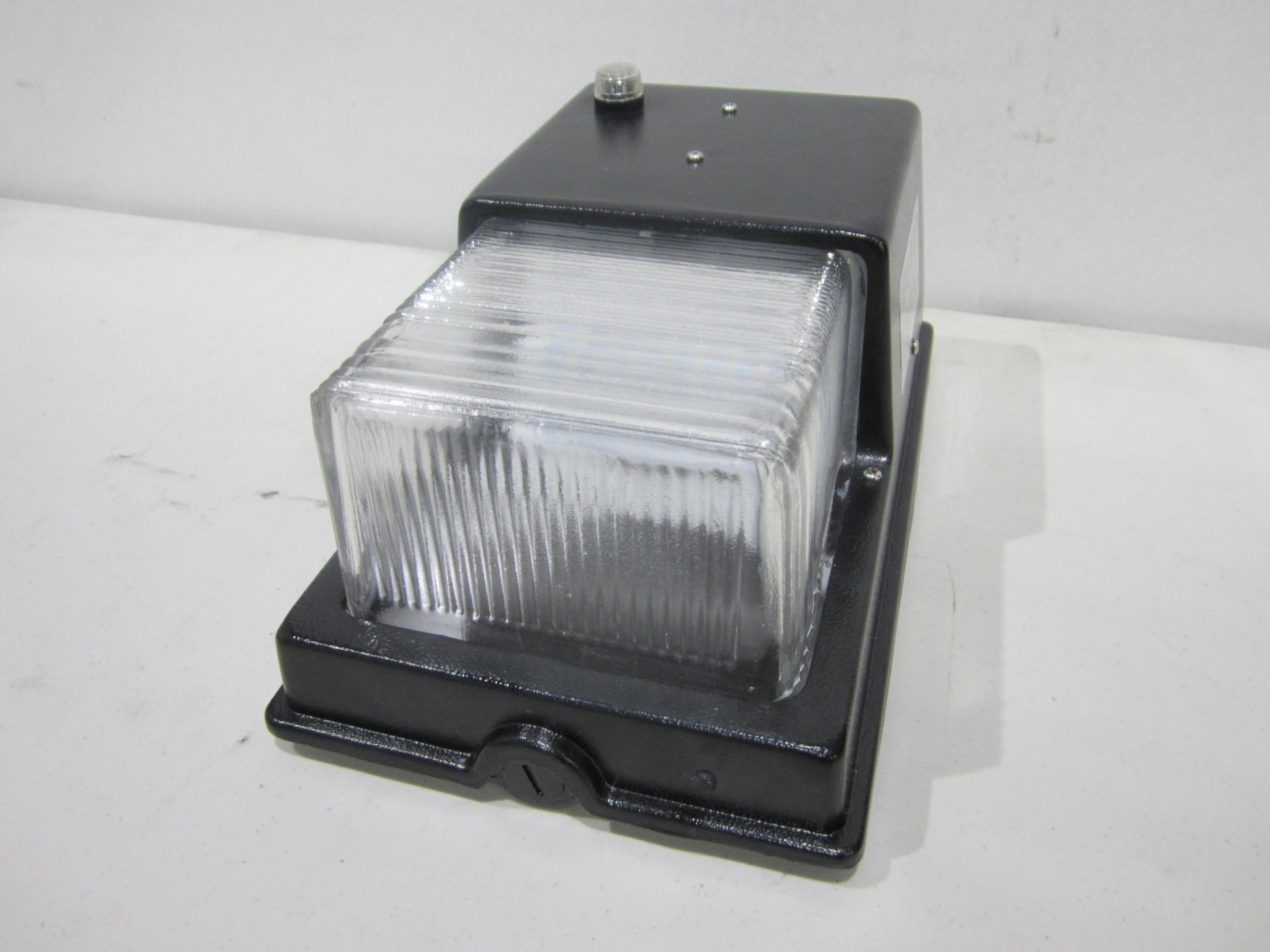 MINI WALL PACK, 4100 K, 25 WATTS (LED) LIGHT FIXTURE