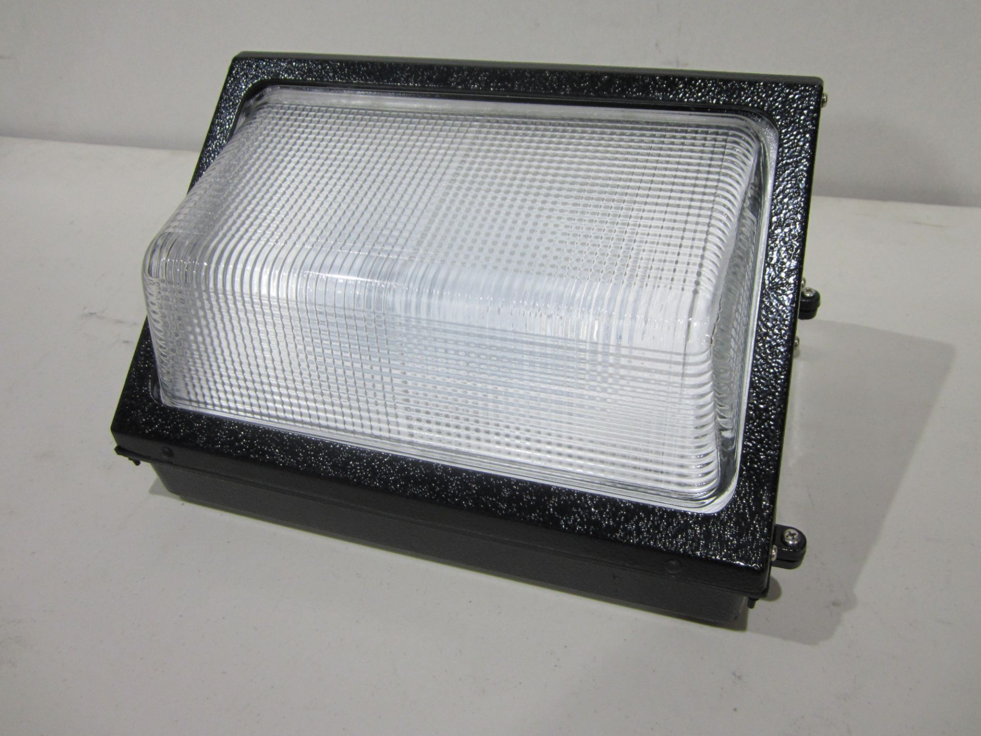 STANDARD WALL PACK 4100K, 43W (LED) LIGHT FIXTURE