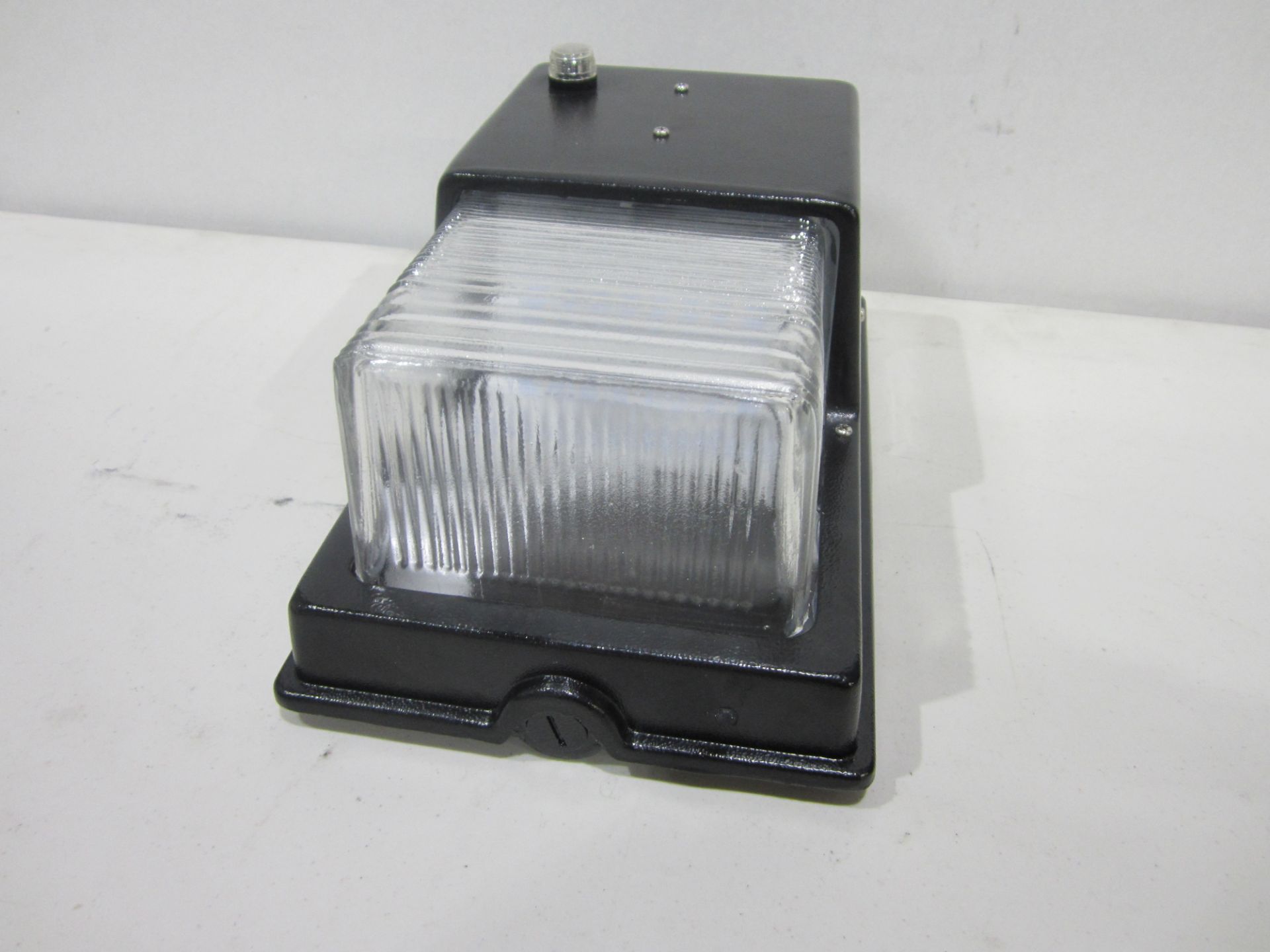 MINI WALL PACK, 4100 K, 25 WATTS (LED) LIGHT FIXTURE