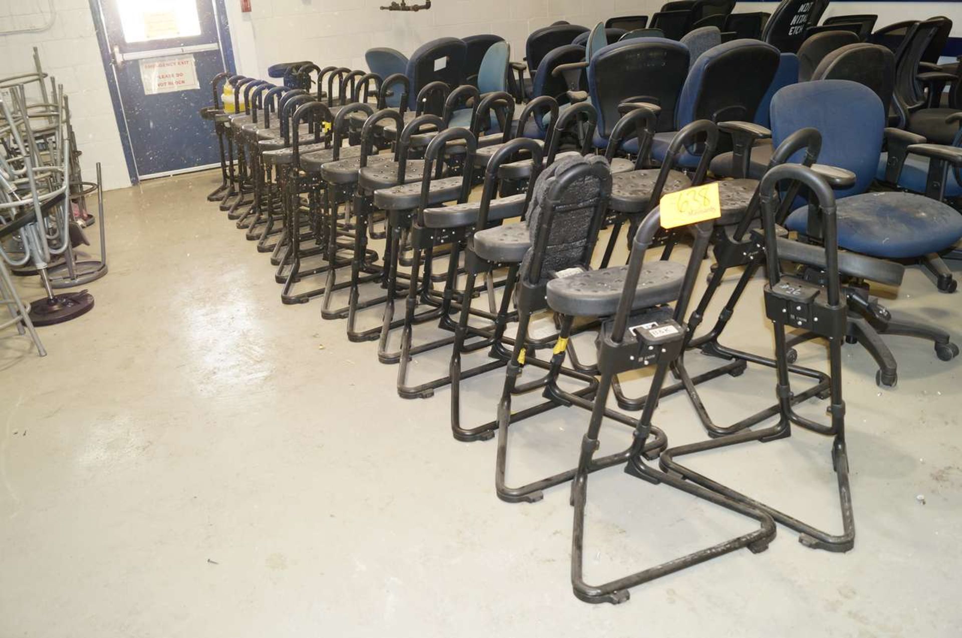 (30) Adjustable Work Stools