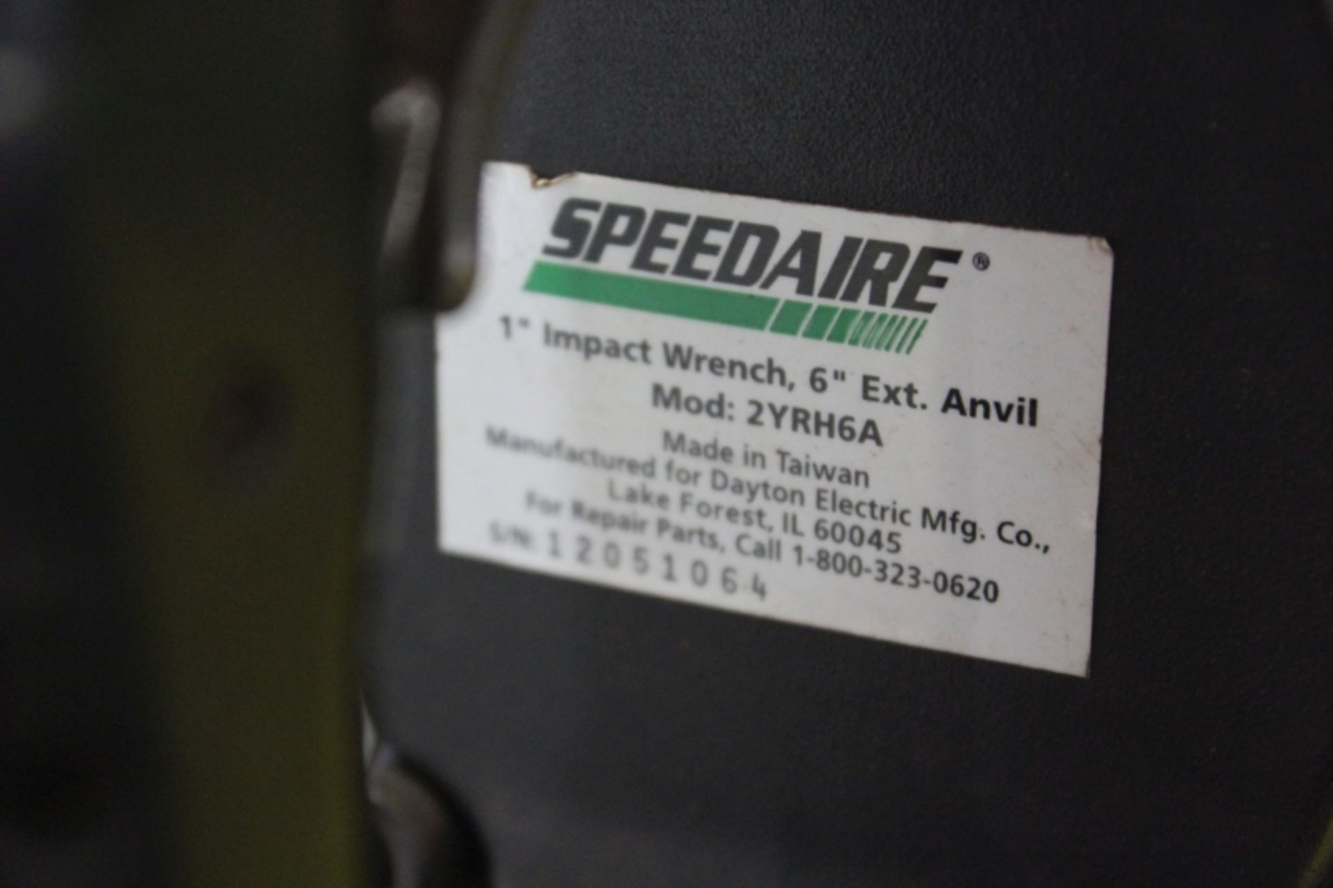 Speedaire 2YRH6A Pneumatic Impact Wrench 1" Drive 6" Anvil S/N 12051064 - Image 4 of 4