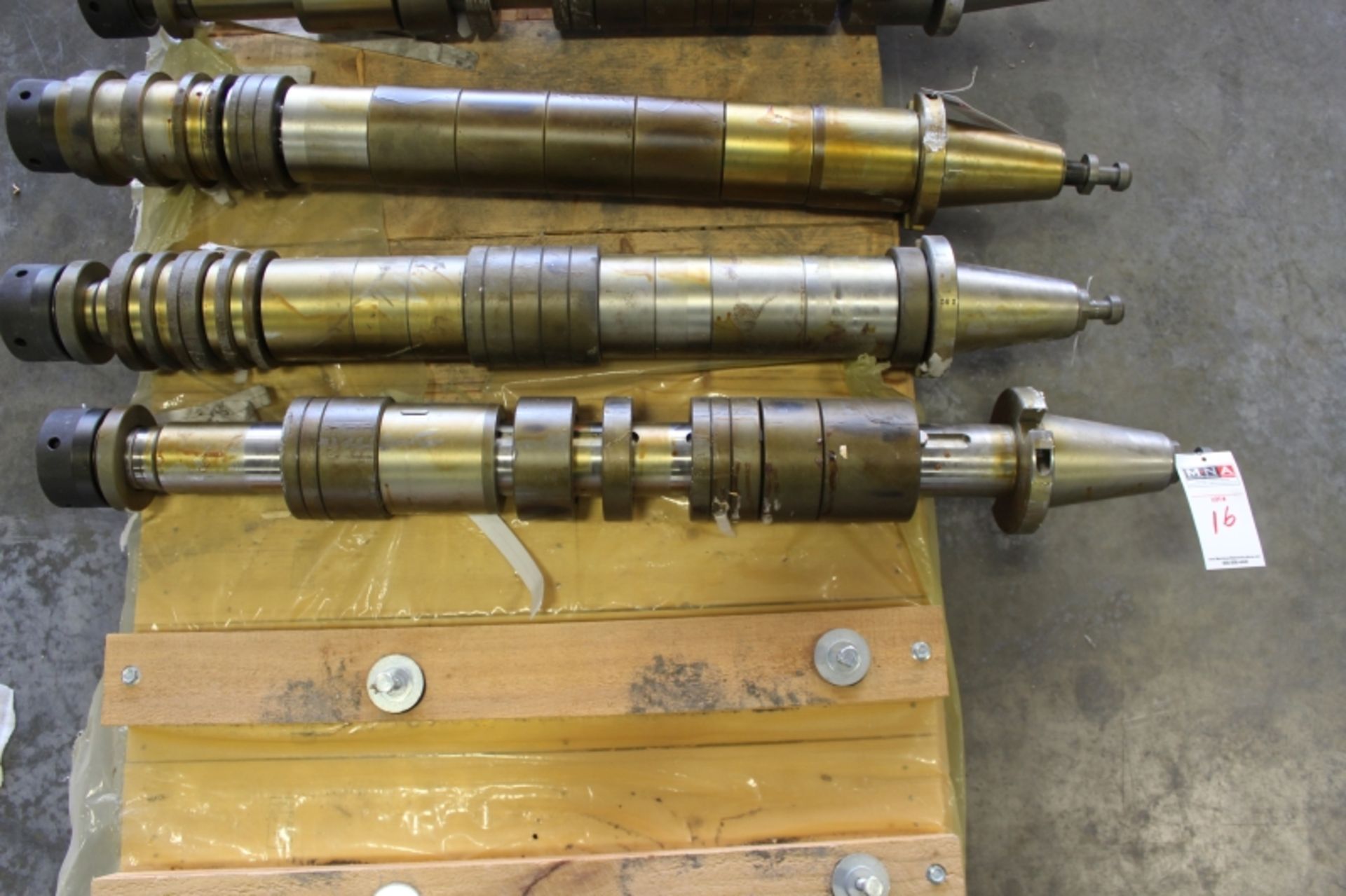 **WITHDRAWN FROM SALE** 50 Taper Milling Arbor ** BEARING HAS BEEN PLACED WITH EACH LOT** - Image 2 of 3