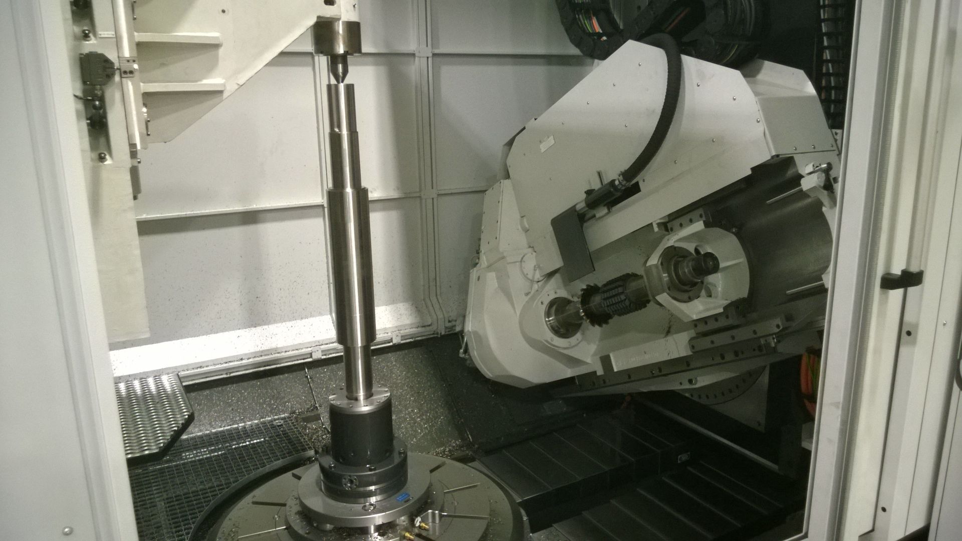 **WITHDRAWN FROM SALE** MAG Modul H 1500 CNC 6-Axis Gear Hobbers - New 2013, Extremely Low Hours - Image 12 of 12