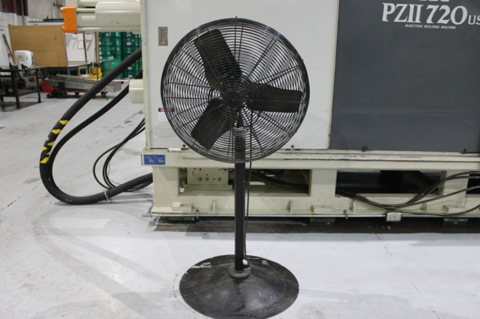 Dayton 24" Shop Fan