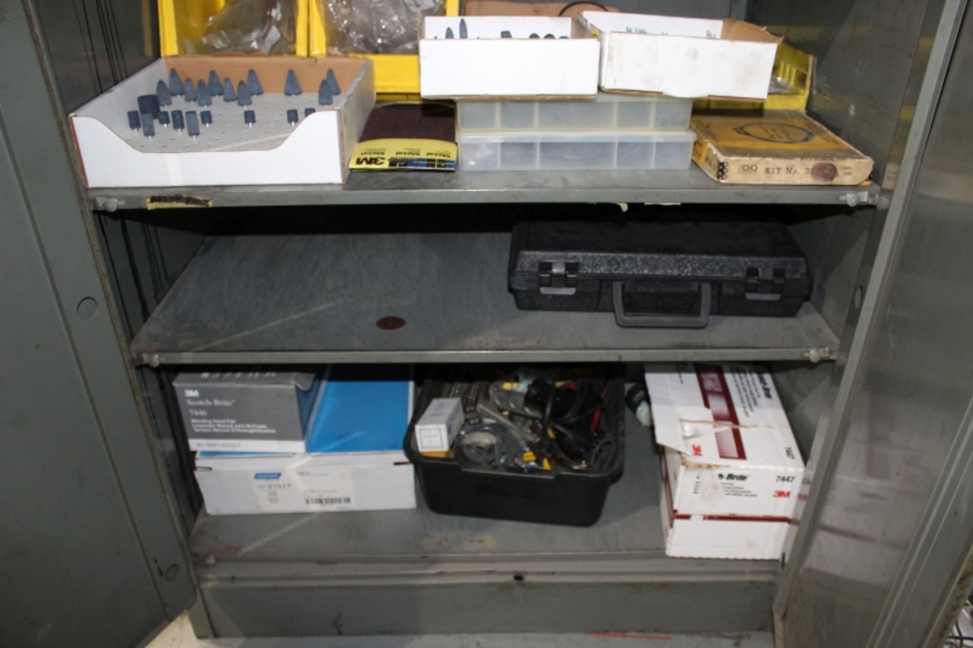 2 Door Cabinet with Content, Assorted Knobs & Abrasives - Image 5 of 5