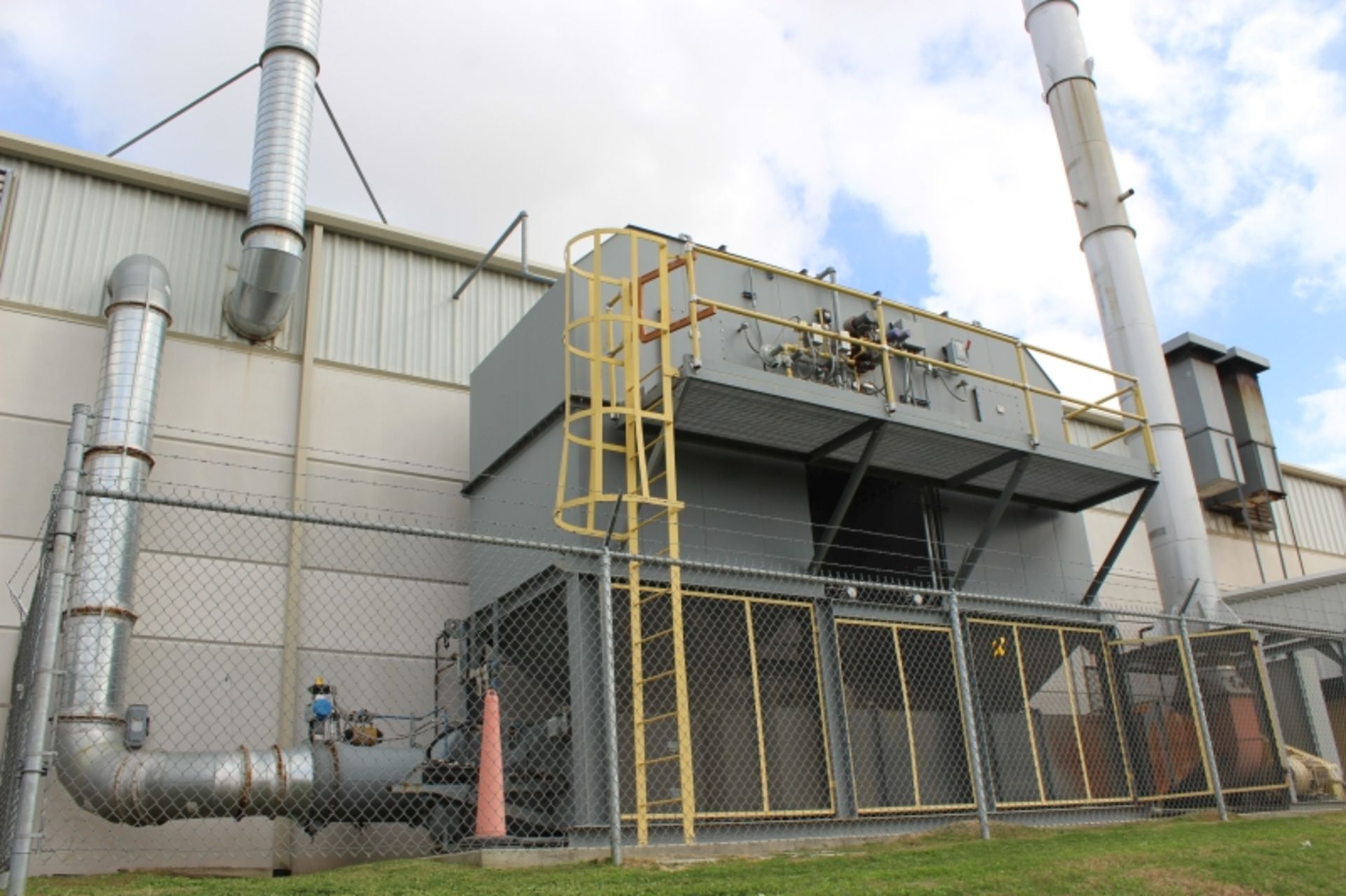 Epcon Regenerative Thermal Oxidizer System w/ burners, gas trains, inlet isolation, fresh air - Image 2 of 2