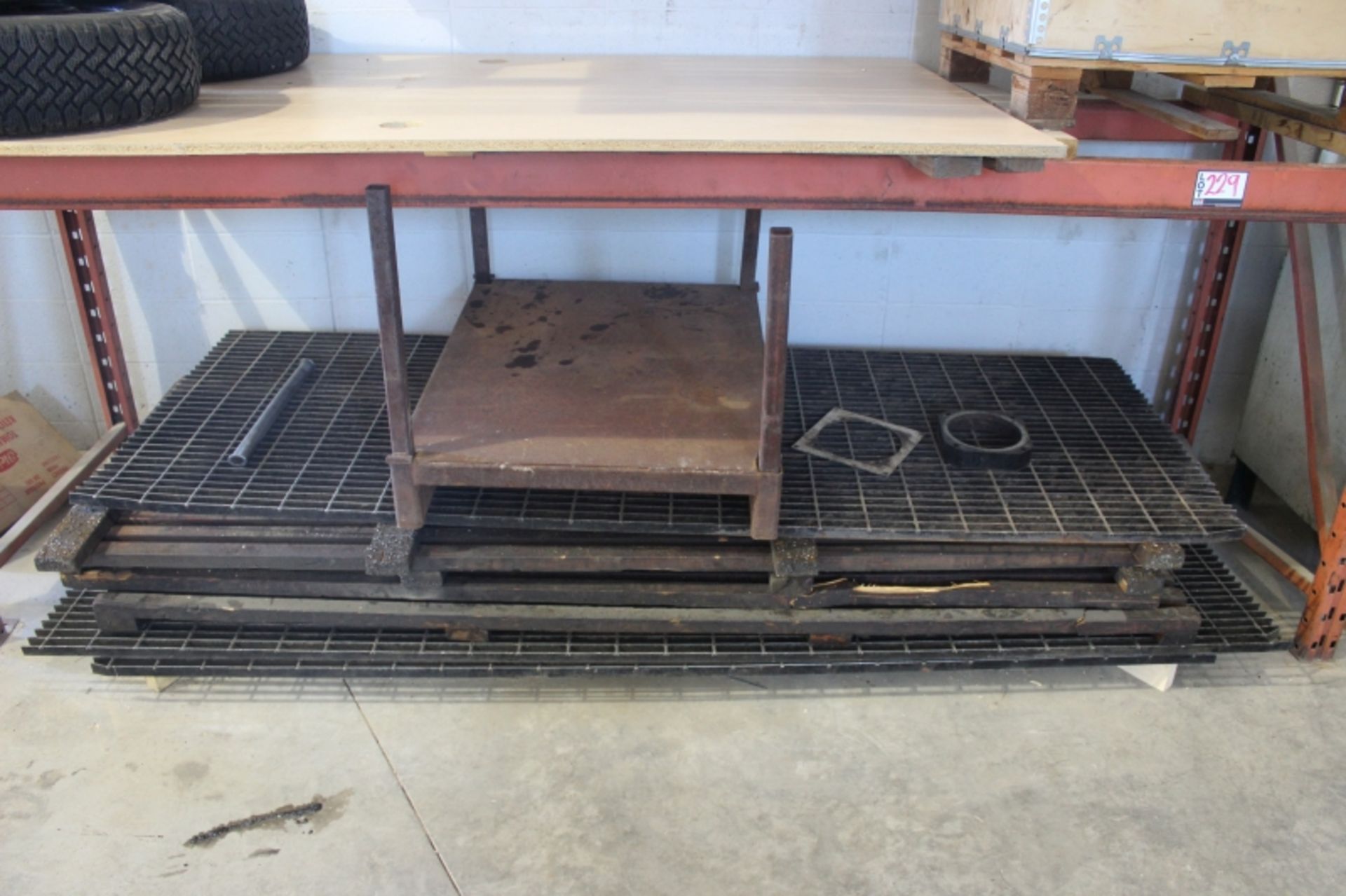 Pallet Rack with Metal Platforms (NO TIRES) - Image 2 of 4