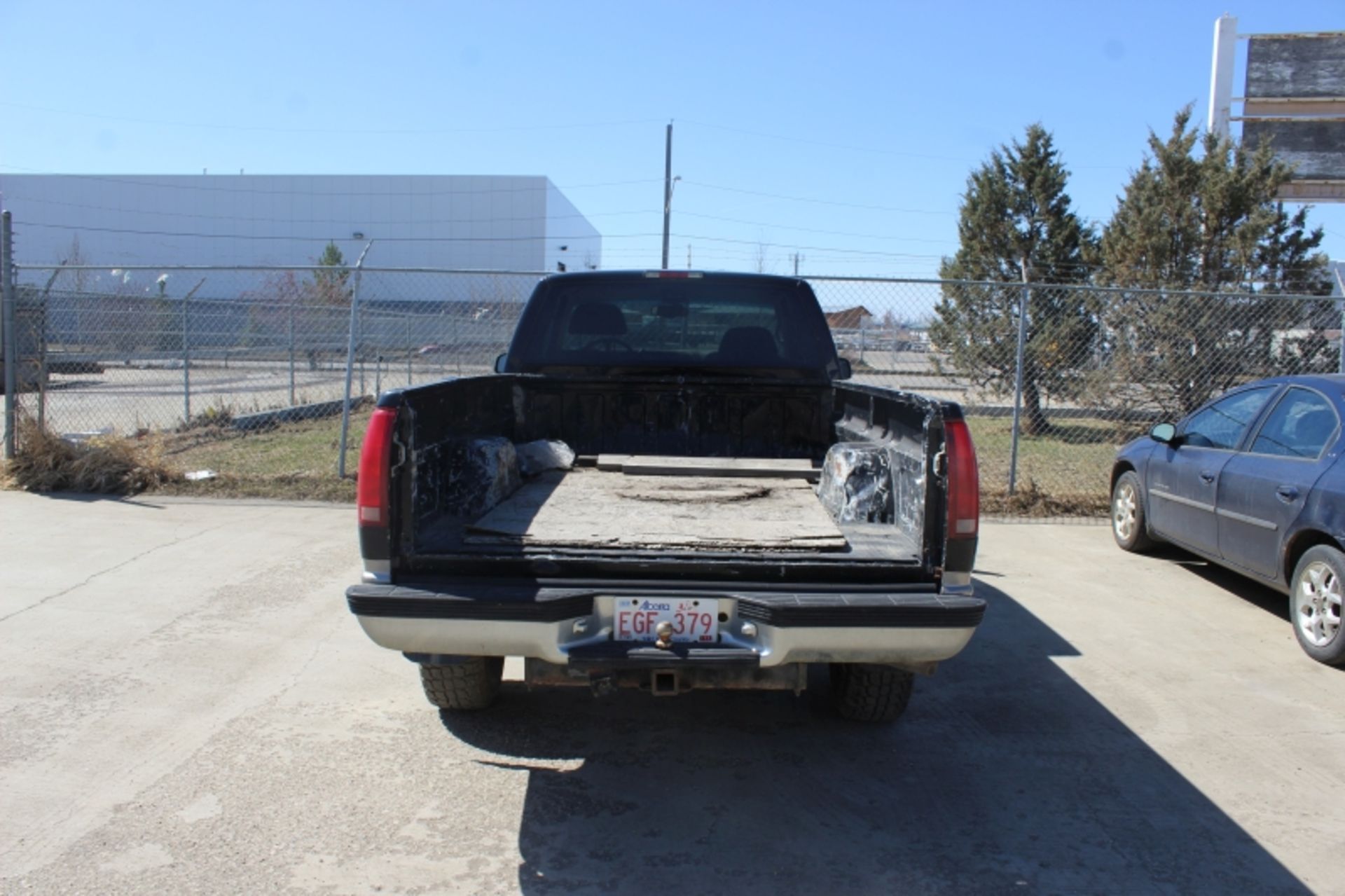 1998 Chevy Pick Up, 256,402 KM - Image 2 of 7