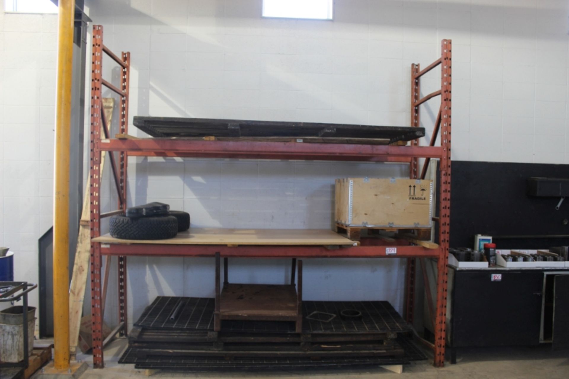 Pallet Rack with Metal Platforms (NO TIRES)