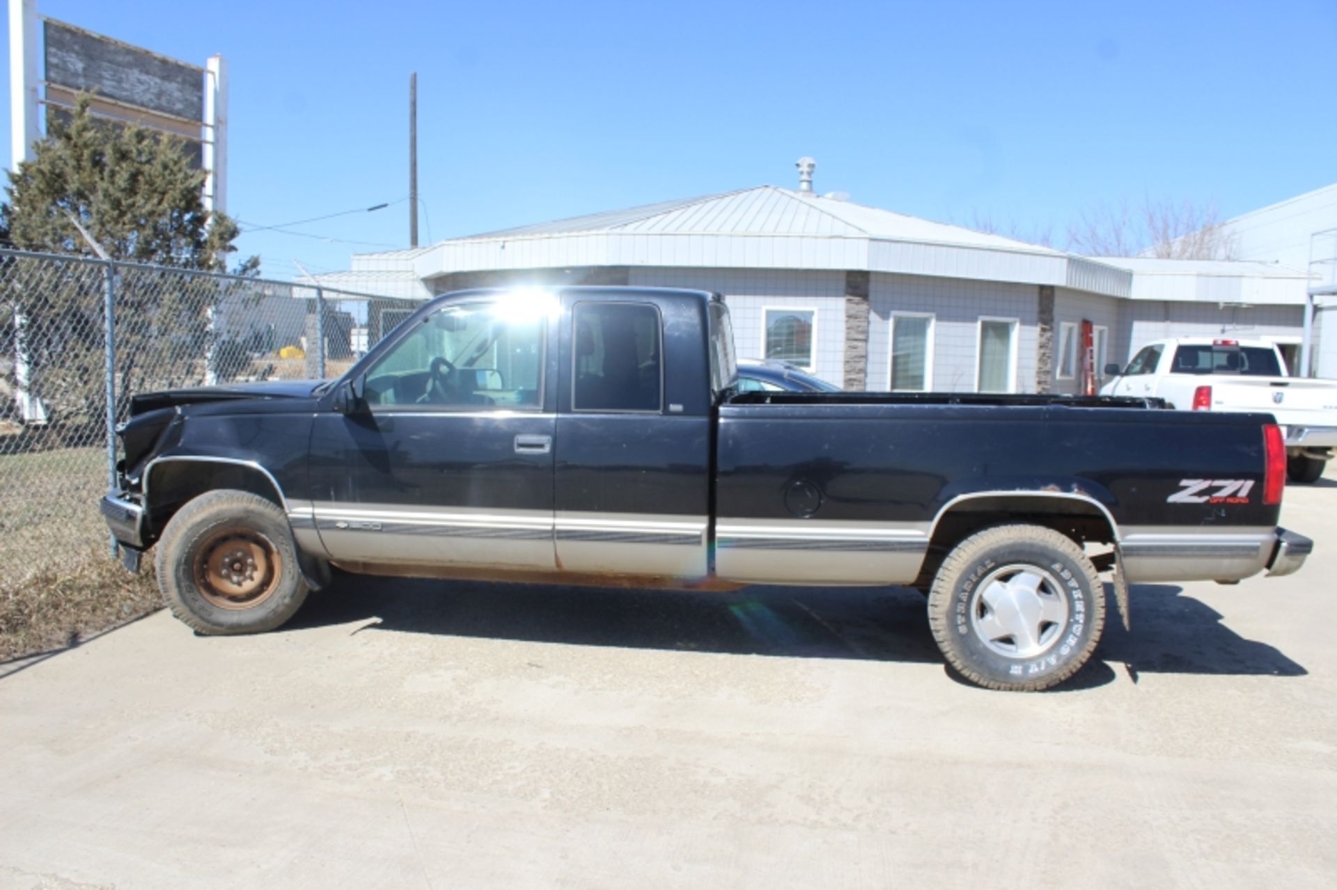 1998 Chevy Pick Up, 256,402 KM - Image 3 of 7