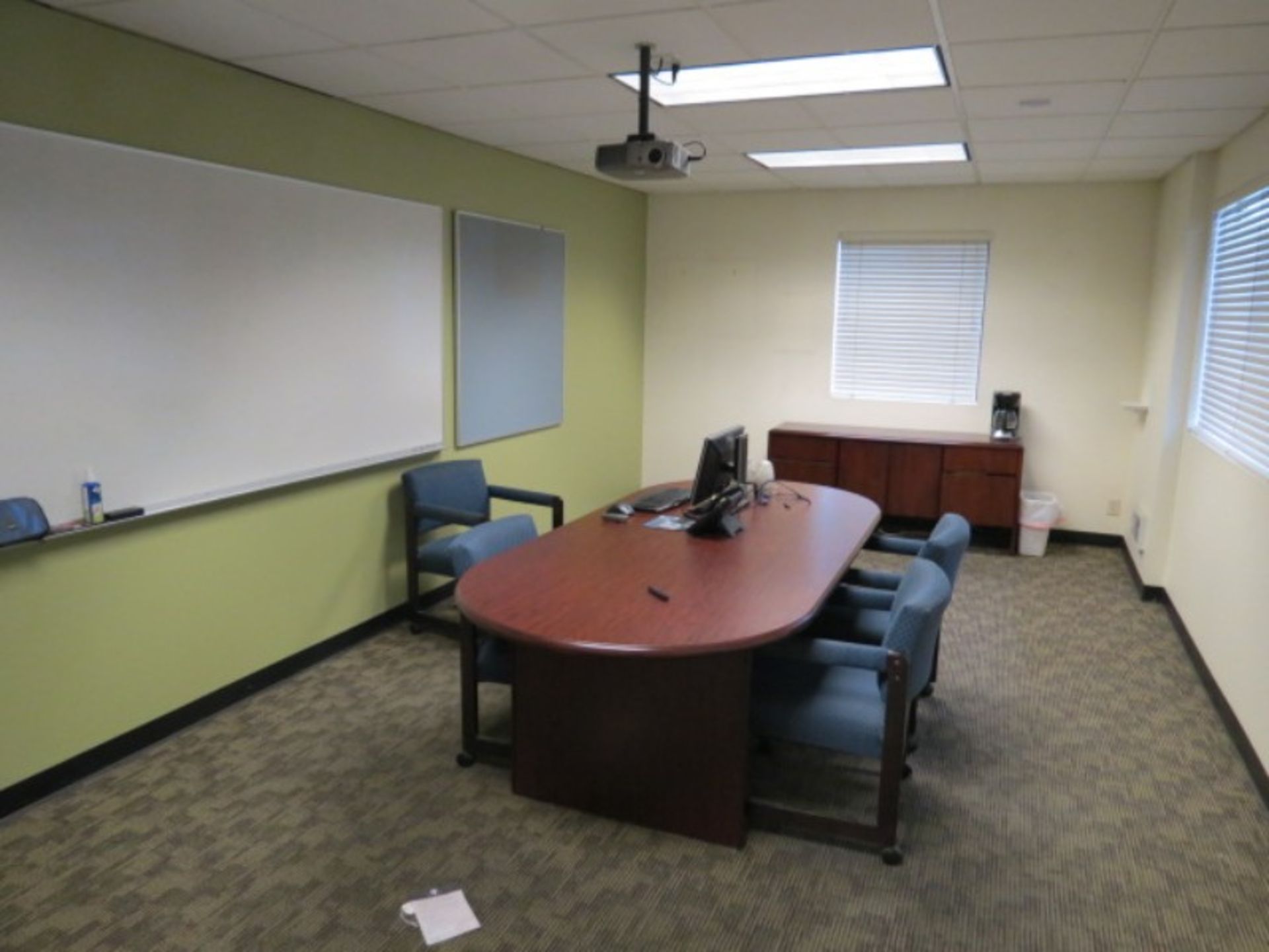 Room Content, Conference Table with Chairs & Projector