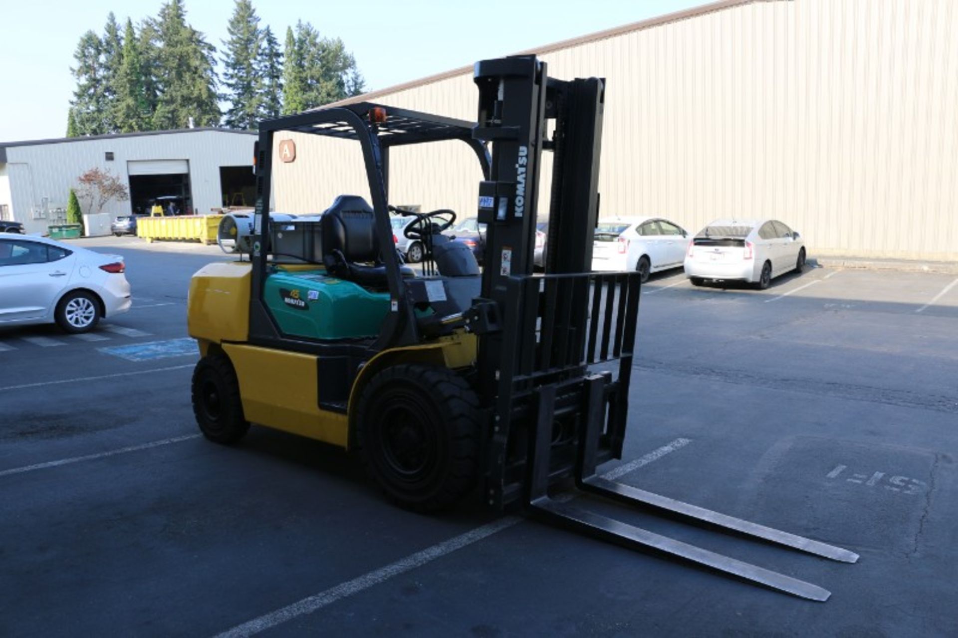 10,000lb Komatsu FG45T-8 Forklift, LPG S/N 136282A, 598 Hours, New 2013 - Image 5 of 8