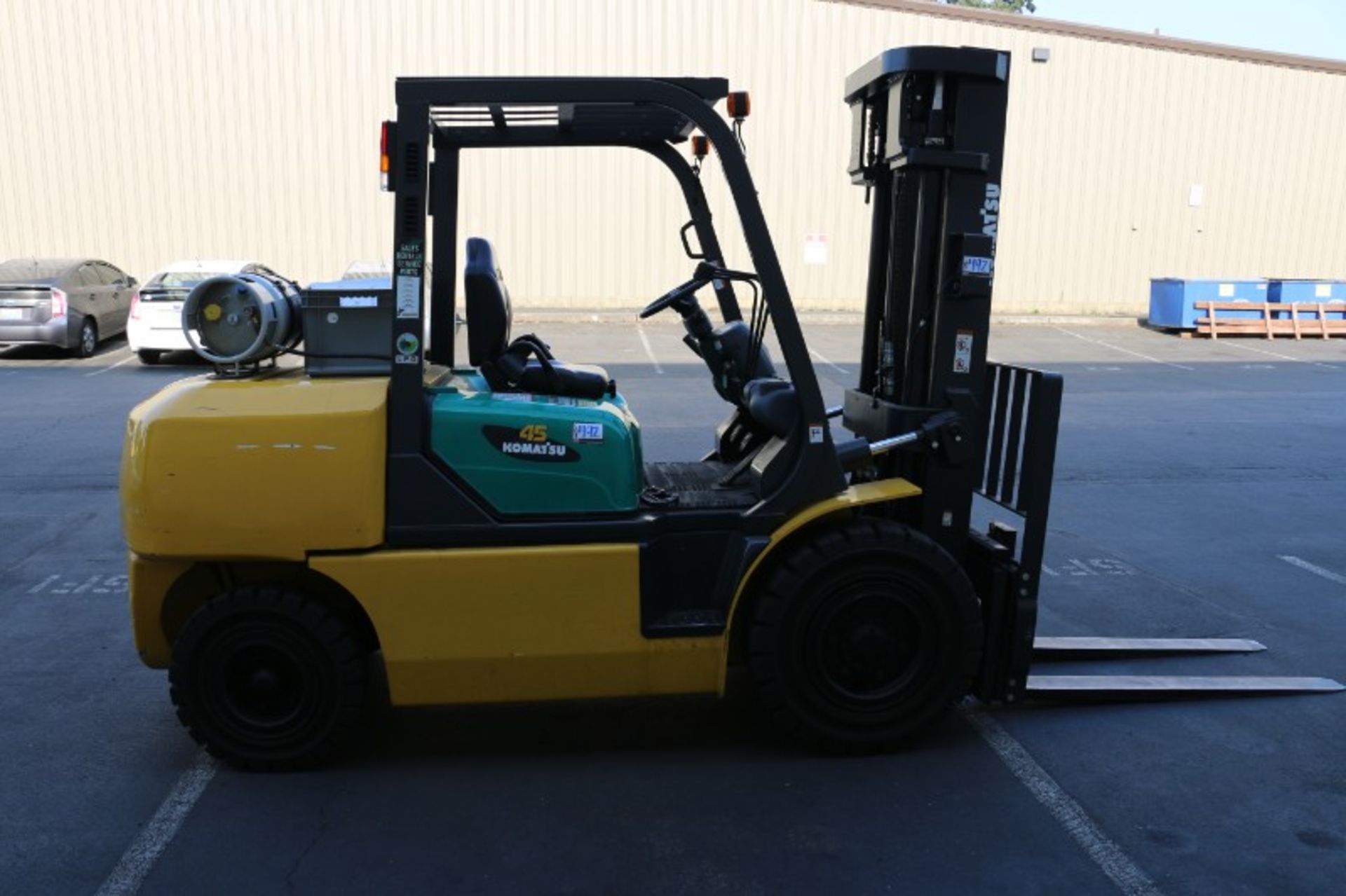 10,000lb Komatsu FG45T-8 Forklift, LPG S/N 136282A, 598 Hours, New 2013 - Image 4 of 8