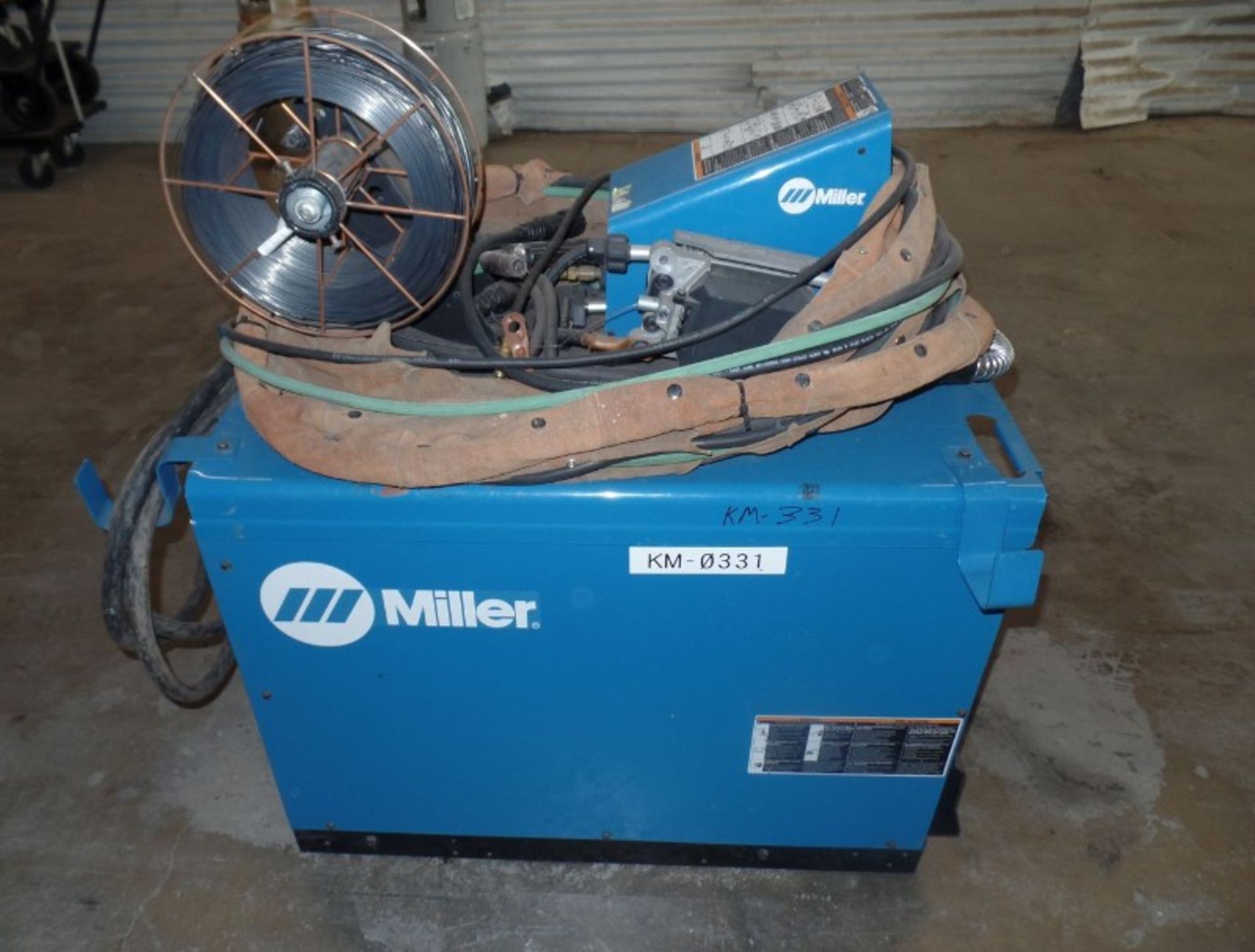 Miller Deltaweld 452 MIG Welder, wire feeder, s/n MC470021C - Image 3 of 6