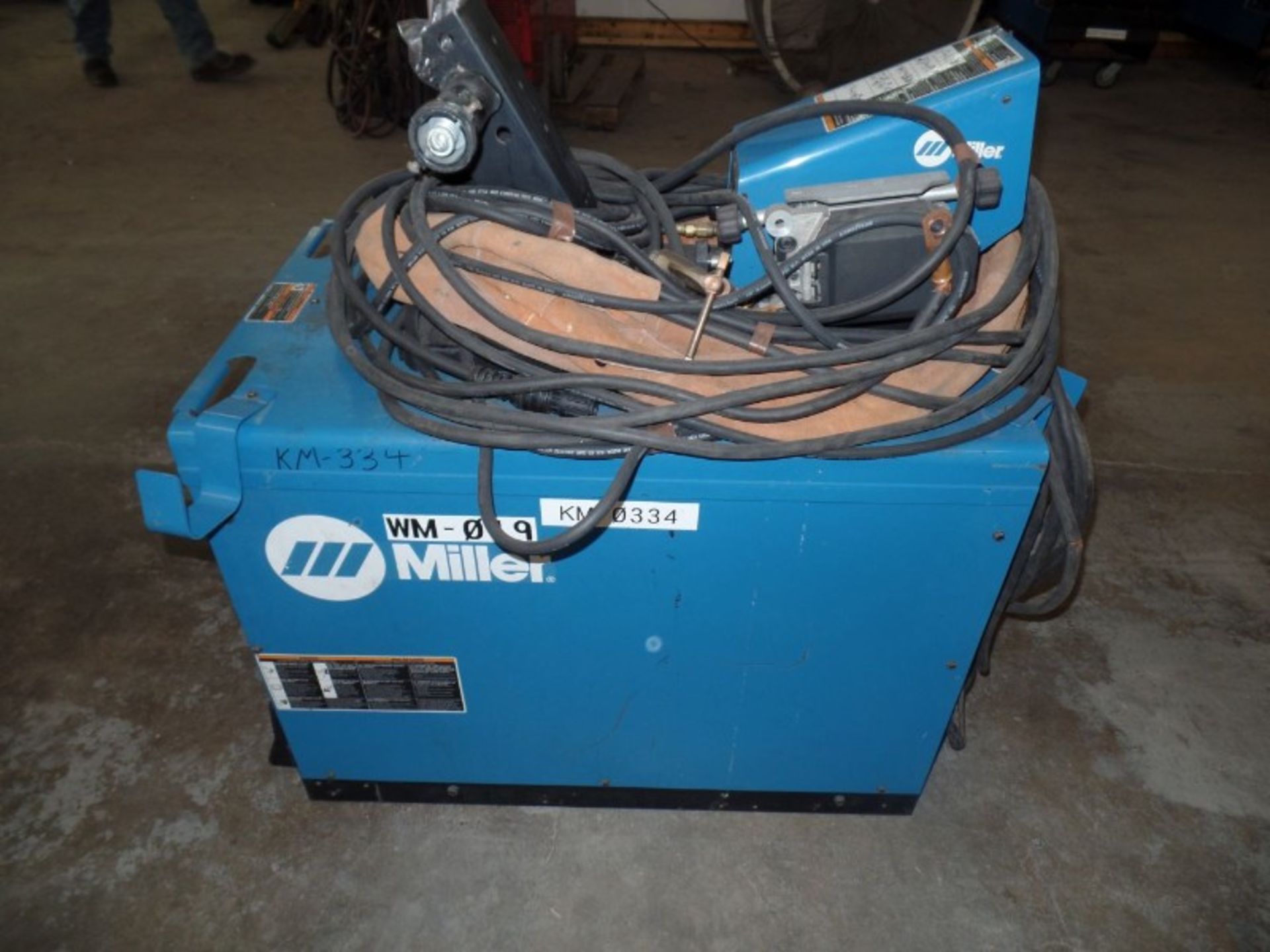 Miller Deltaweld 452 MIG Welder, wire feeder, s/n MC331031C - Image 5 of 6