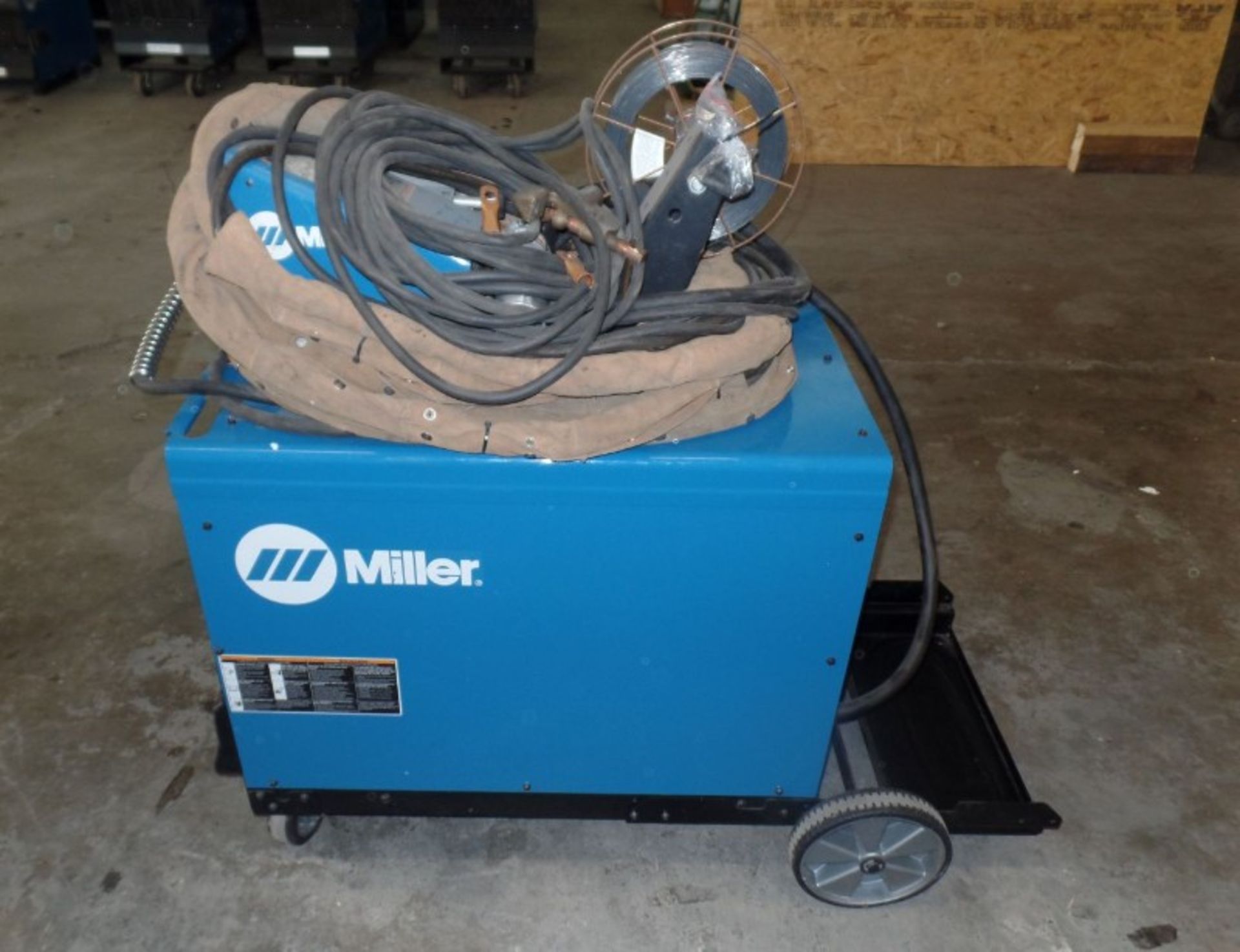 Miller Deltaweld 452 MIG Welder, wire feeder, s/n ME210139C - Image 4 of 5