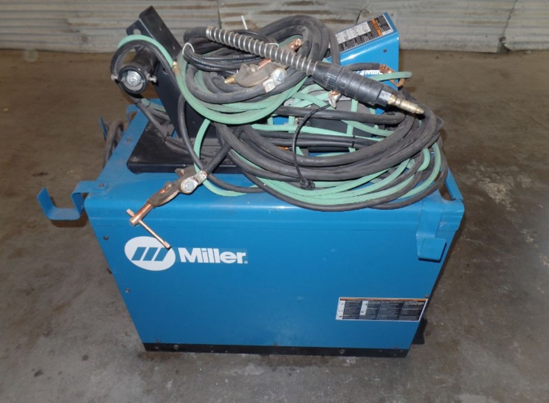Miller Deltaweld 452 MIG Welder, wire feeder, s/n MC470026C - Image 2 of 5